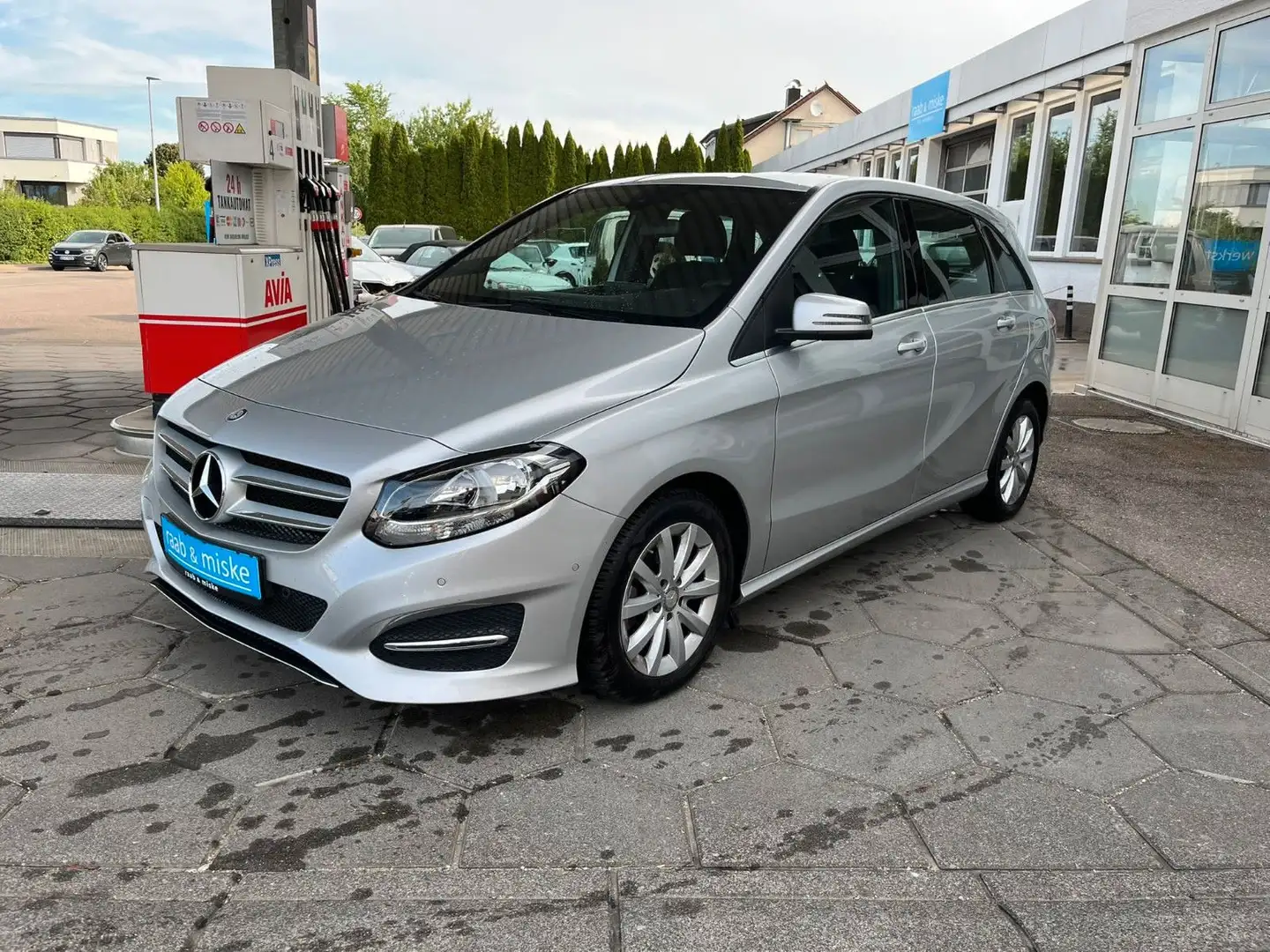 Mercedes-Benz B 200 Style *Navi/PDC/MFL/Bluetooth* Plateado - 2