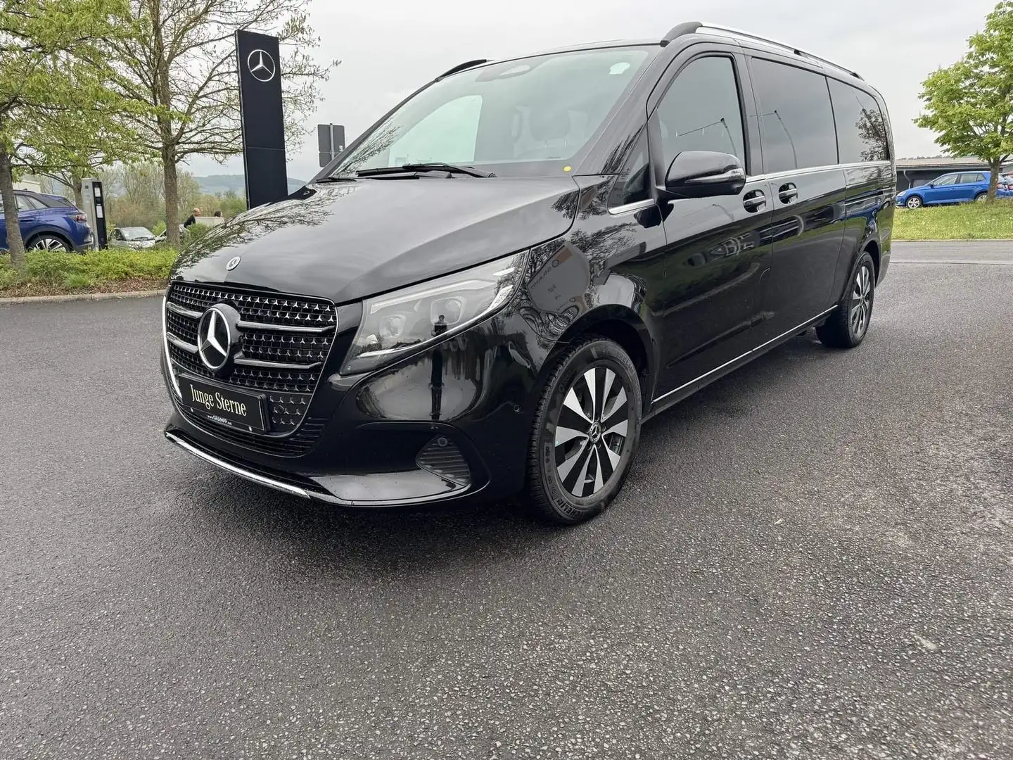 Mercedes-Benz V 300 Avantgarde extralang Standheizung*8-Sitze* Negro - 2
