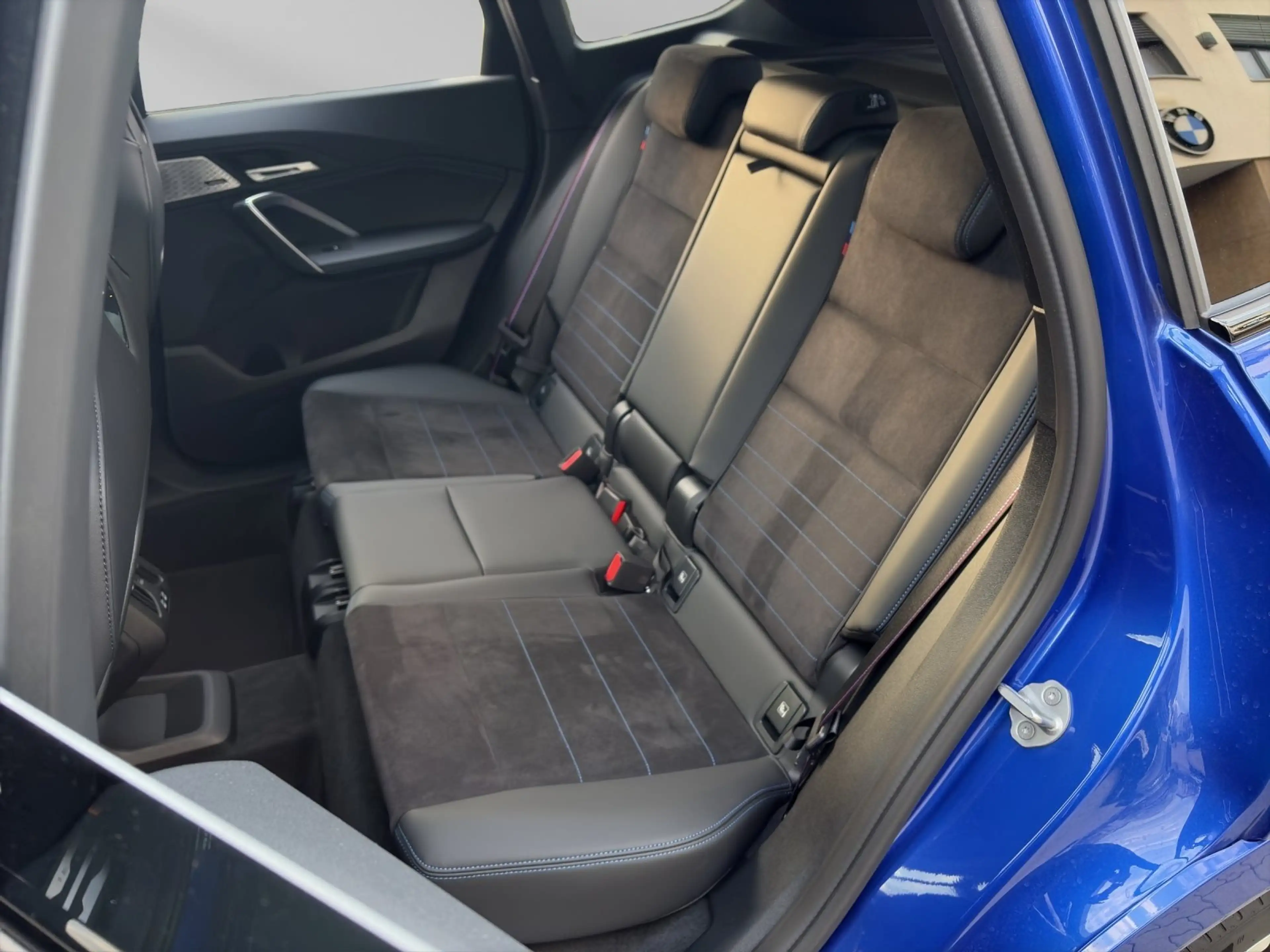BMW X1 M35i xDrive M SportPro 20'" AHK Pano 360° ACC — photo 13
