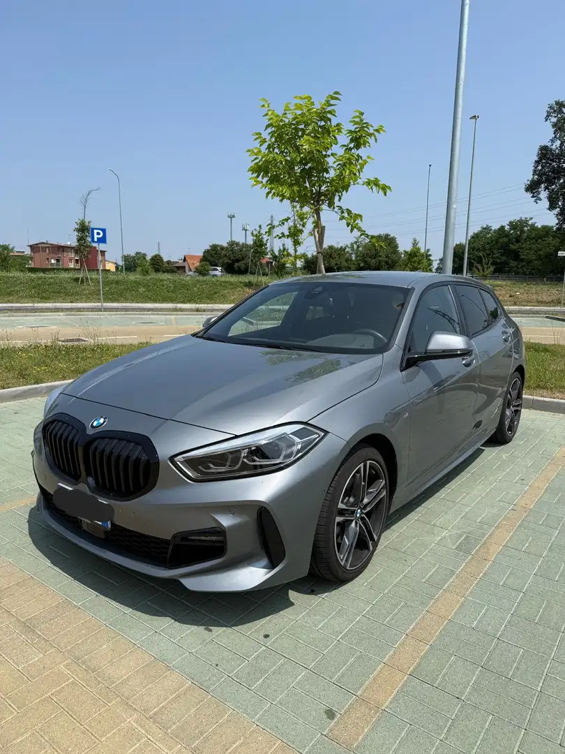 BMW 118 M SPORT Grau - 2