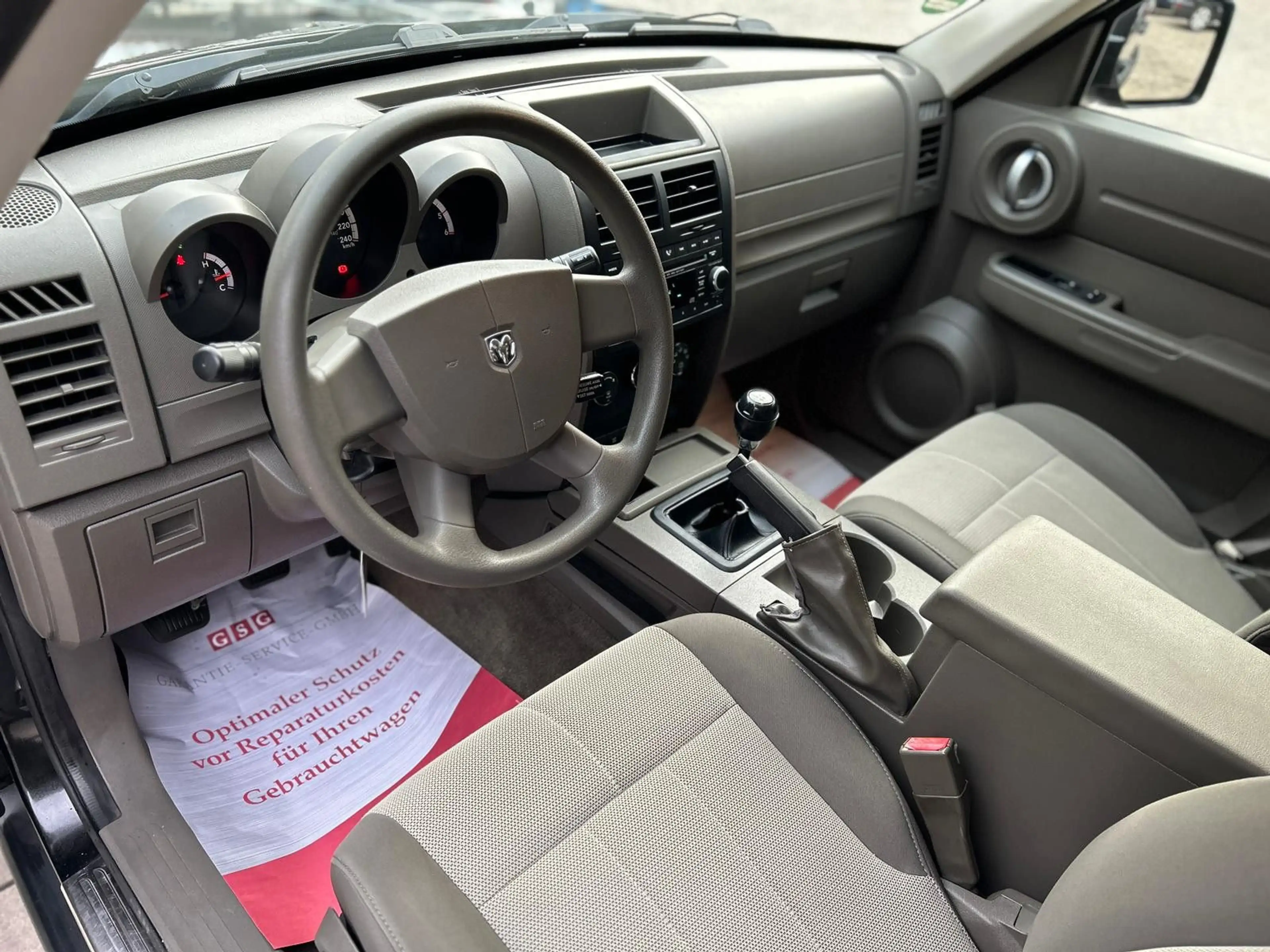 Dodge Nitro 2.8 SE/II.HAND/TEMPOM/PDC/KLIMA/ALLWETTER/ — photo 12