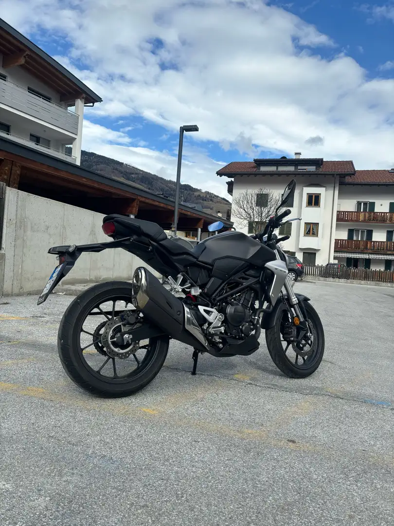 Honda CB 300 R ABS Fekete - 2