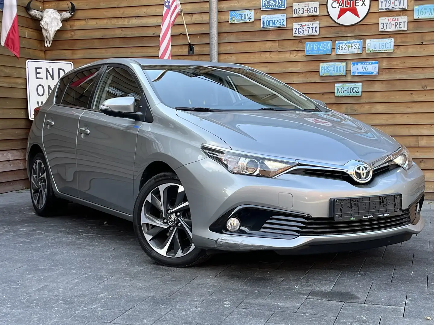 Toyota Auris Design Edition TÜV 8fach Alu Klima MFL Gris - 2