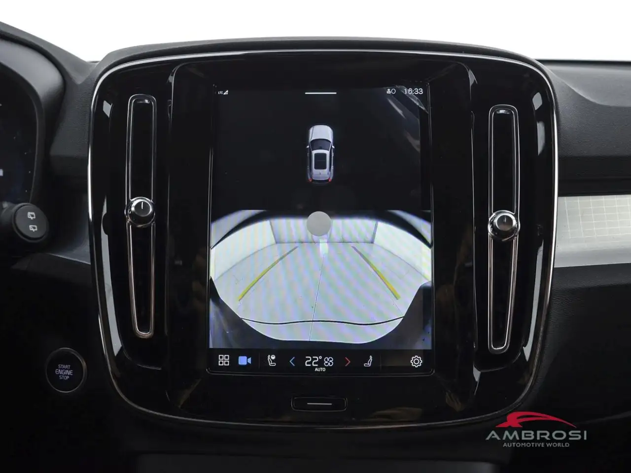 Volvo XC40 2026 — фото 15