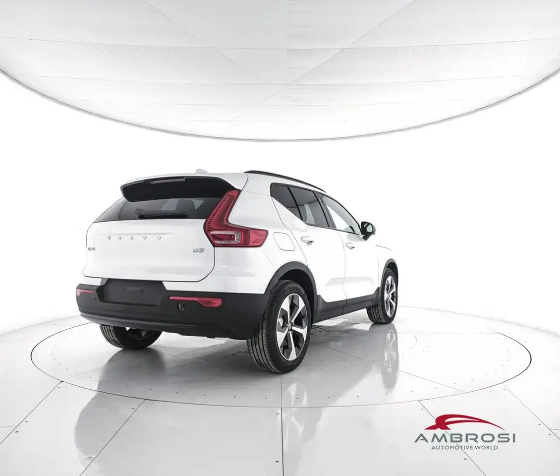Volvo XC40 2026