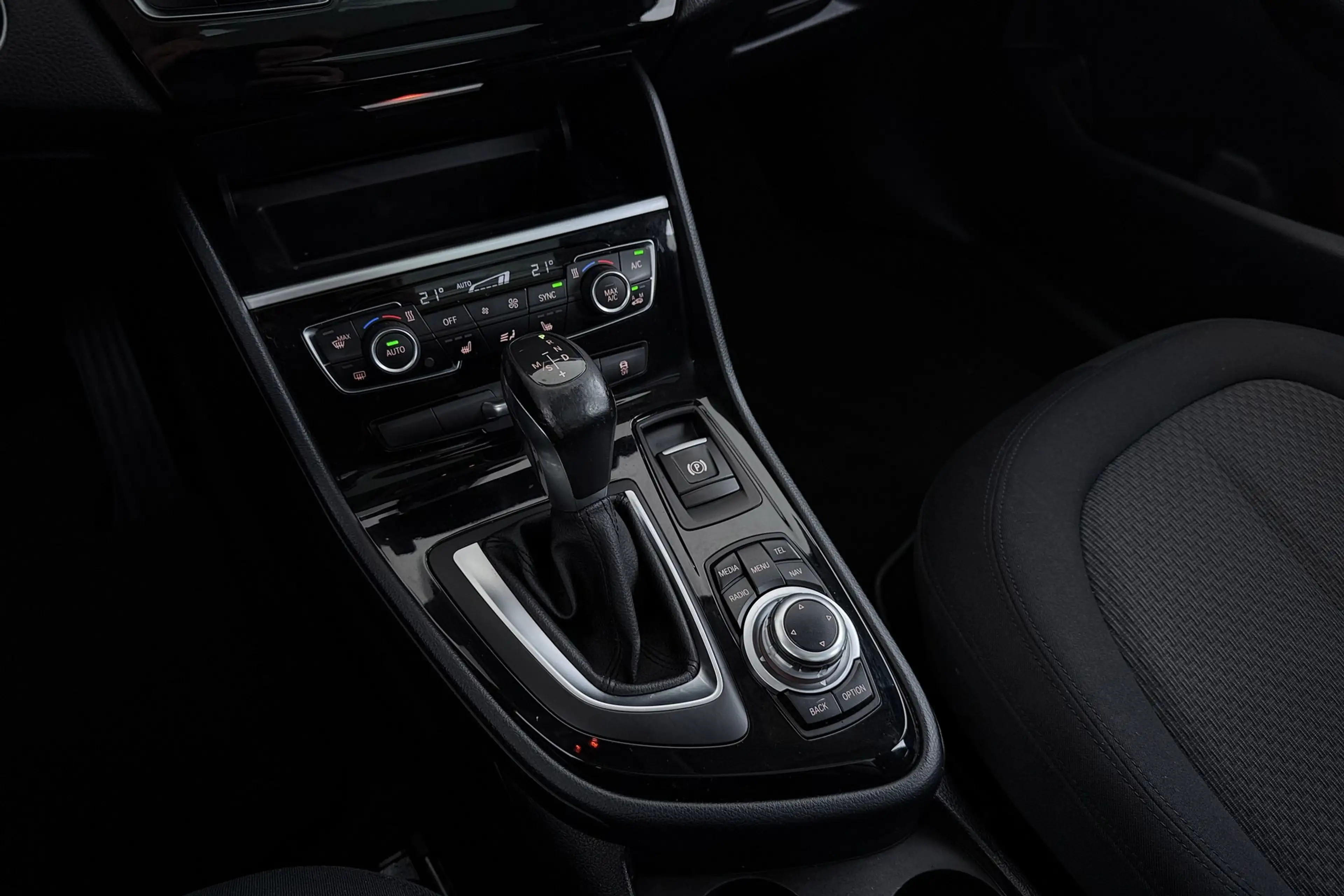 BMW 218 2-serie Active Tourer 218i Luxury | Trekhaak | Pan — photo 29