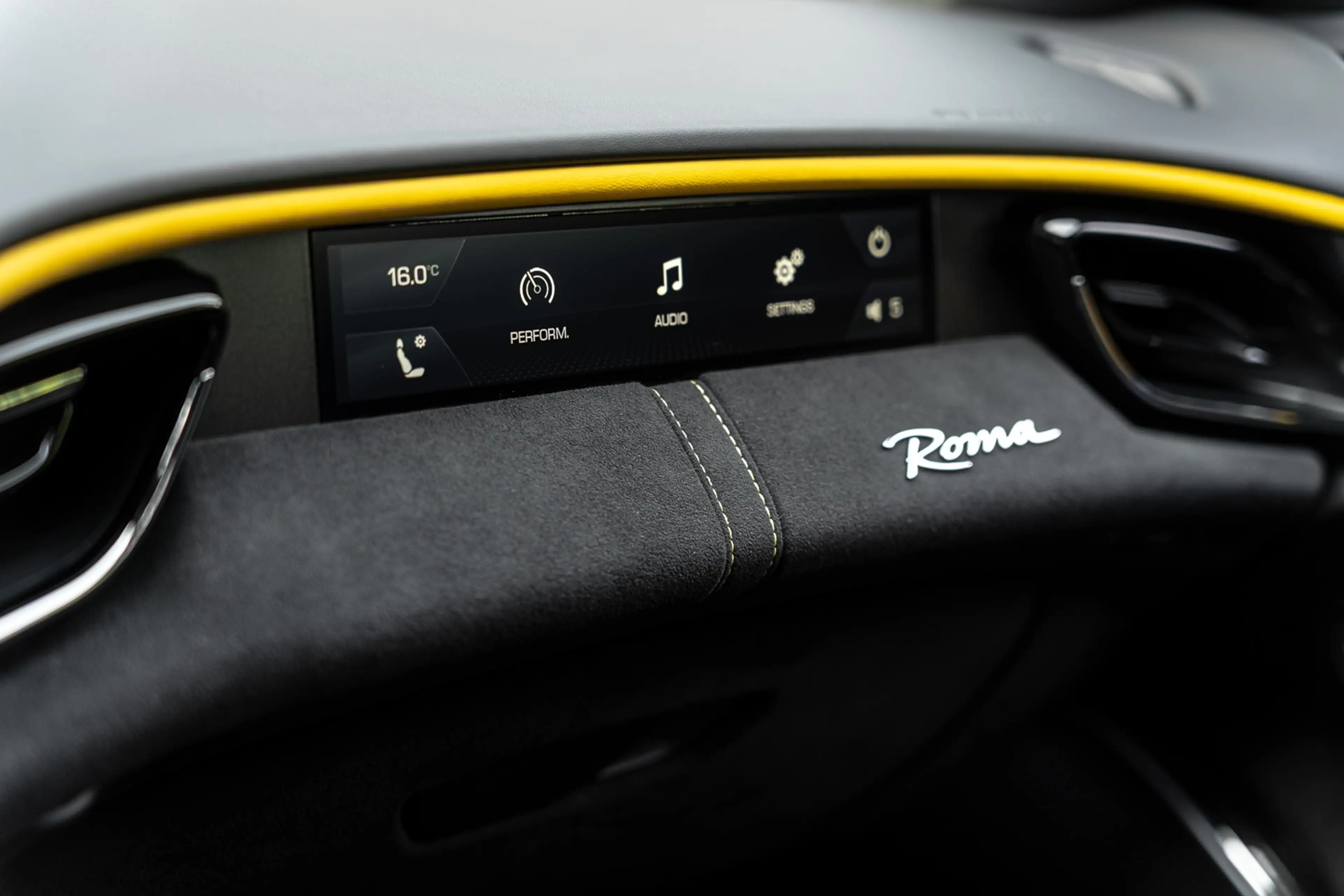 Ferrari Roma 3.9-V8 Carbon + LED Stuur | Stoelventilatie | Carb — photo 11