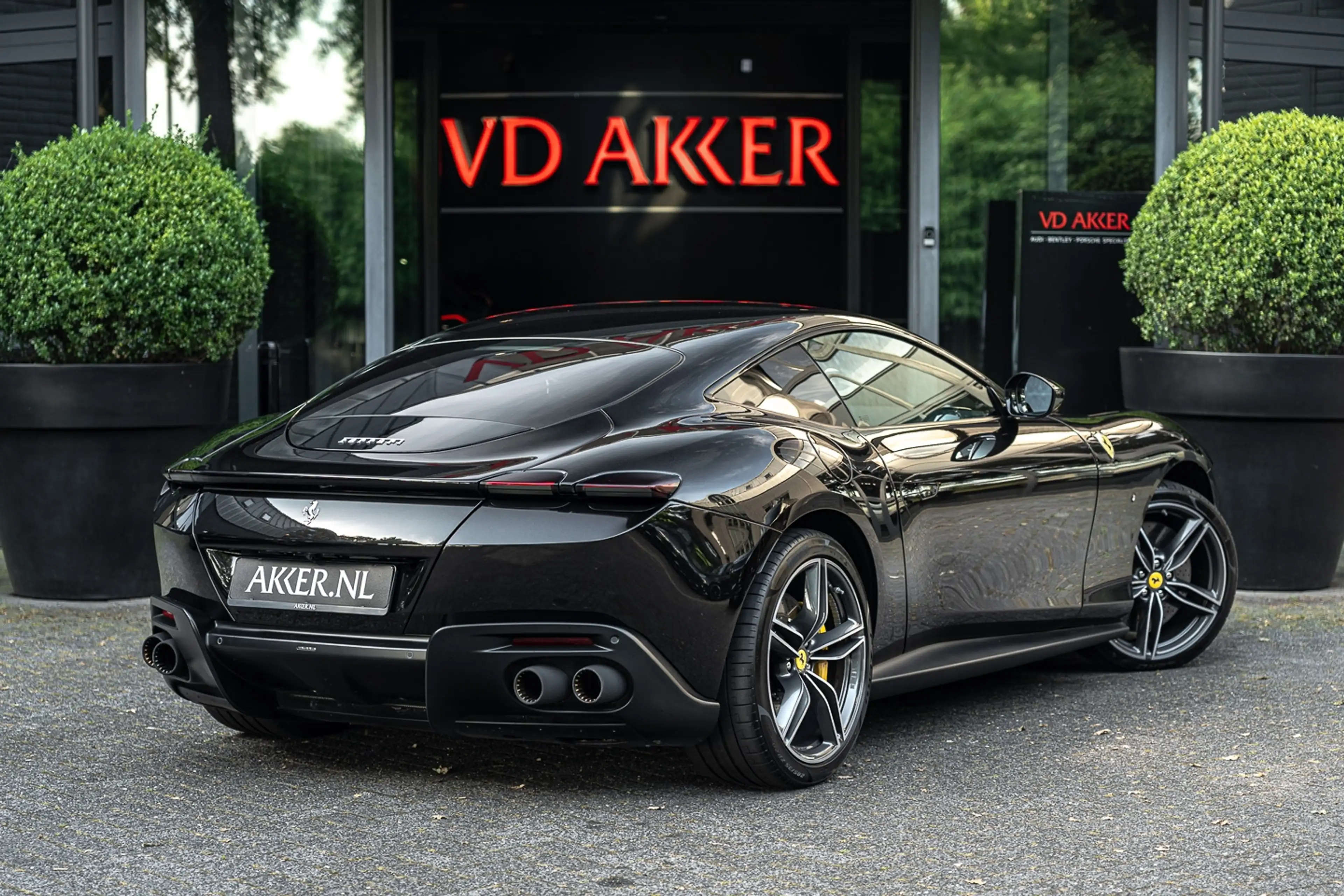 Ferrari Roma 3.9-V8 Carbon + LED Stuur | Stoelventilatie | Carb — photo 2