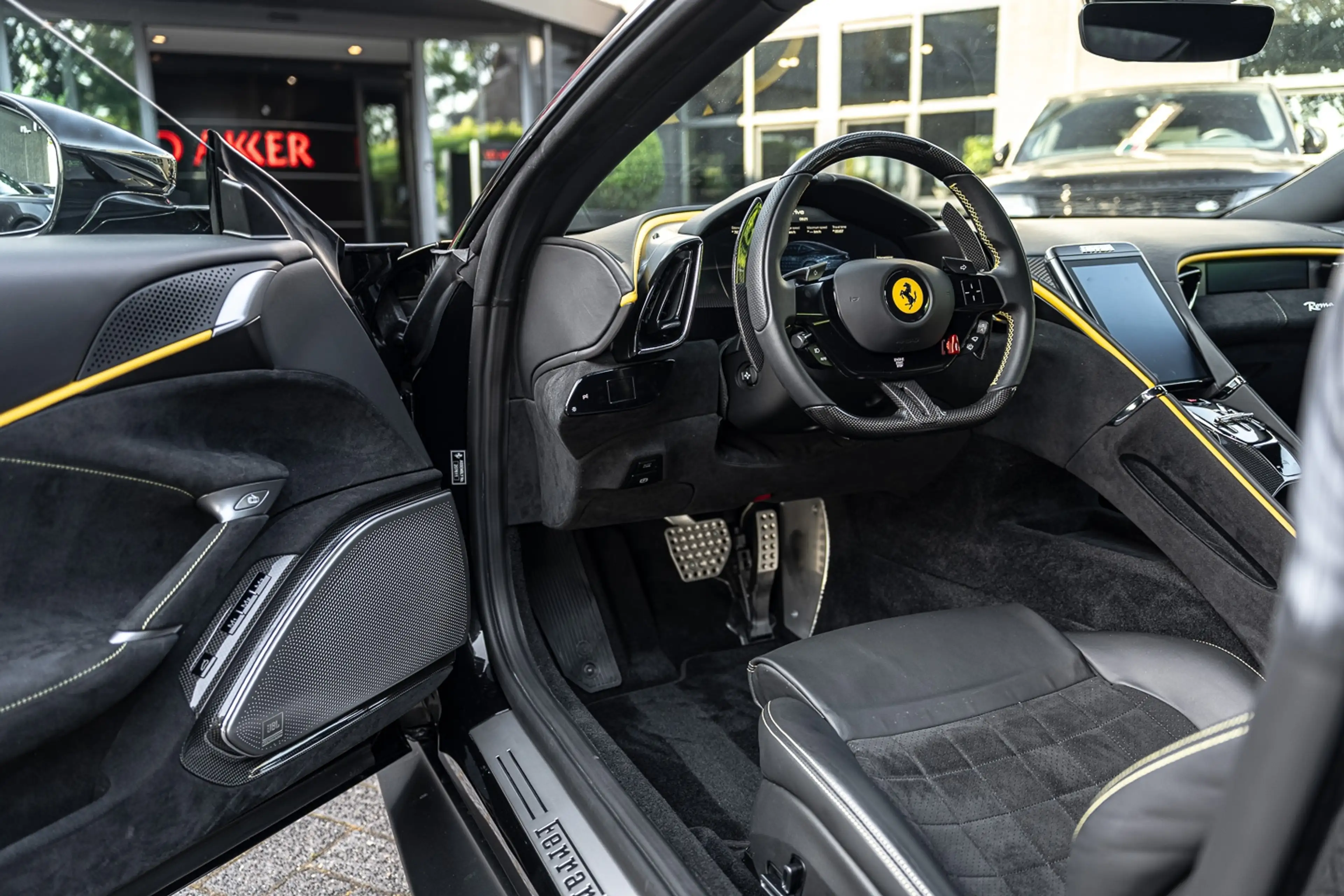 Ferrari Roma 3.9-V8 Carbon + LED Stuur | Stoelventilatie | Carb — photo 13