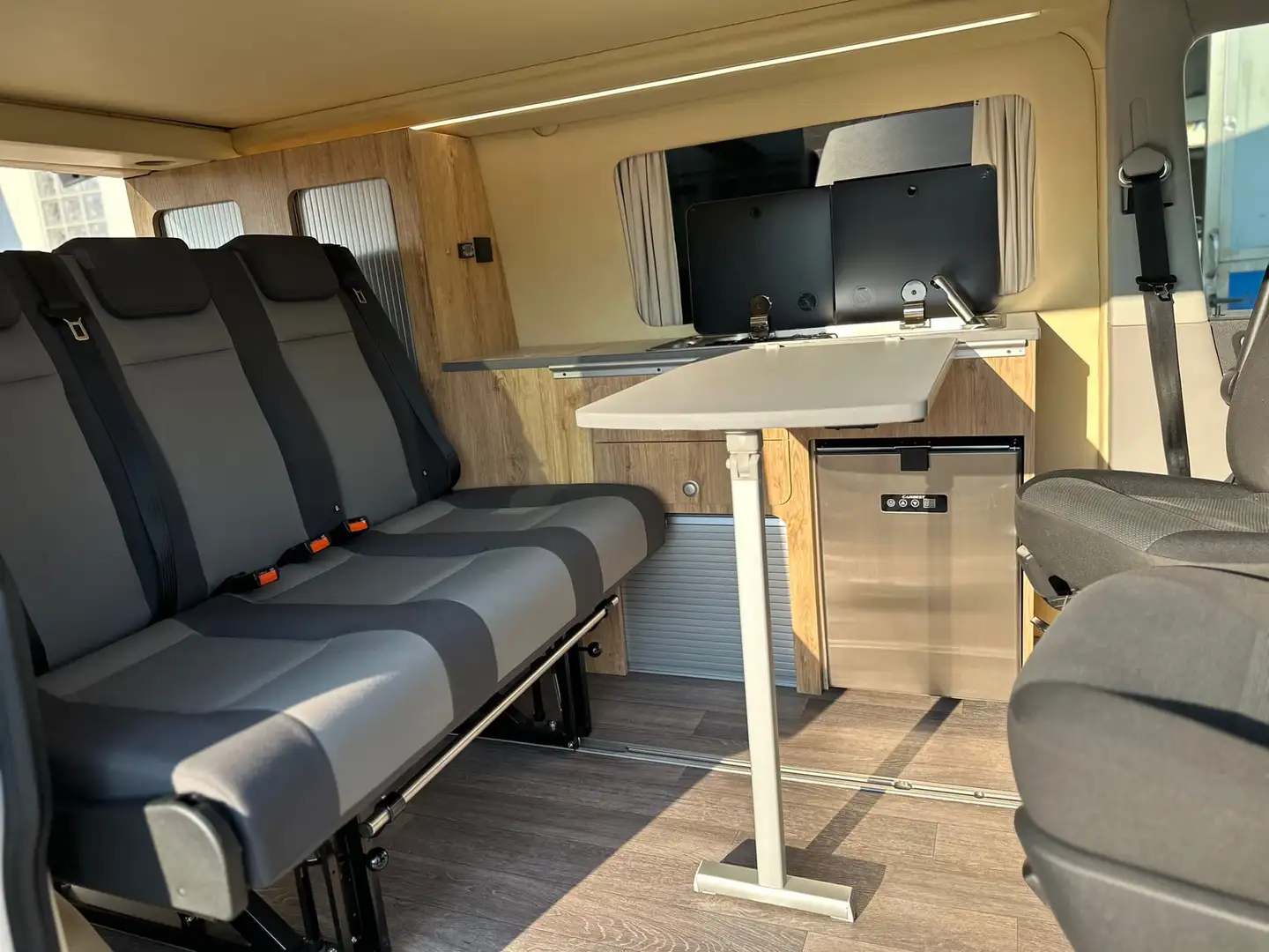 Volkswagen T6.1 Transporter - 2