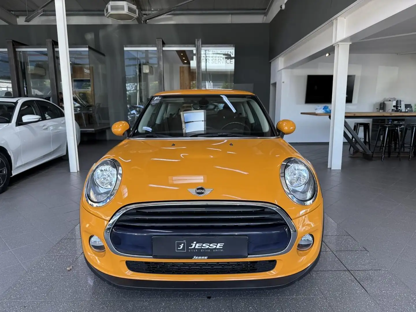 MINI Cooper 1.5 Tempomat SHZ Bluetooth PDC Orange - 2