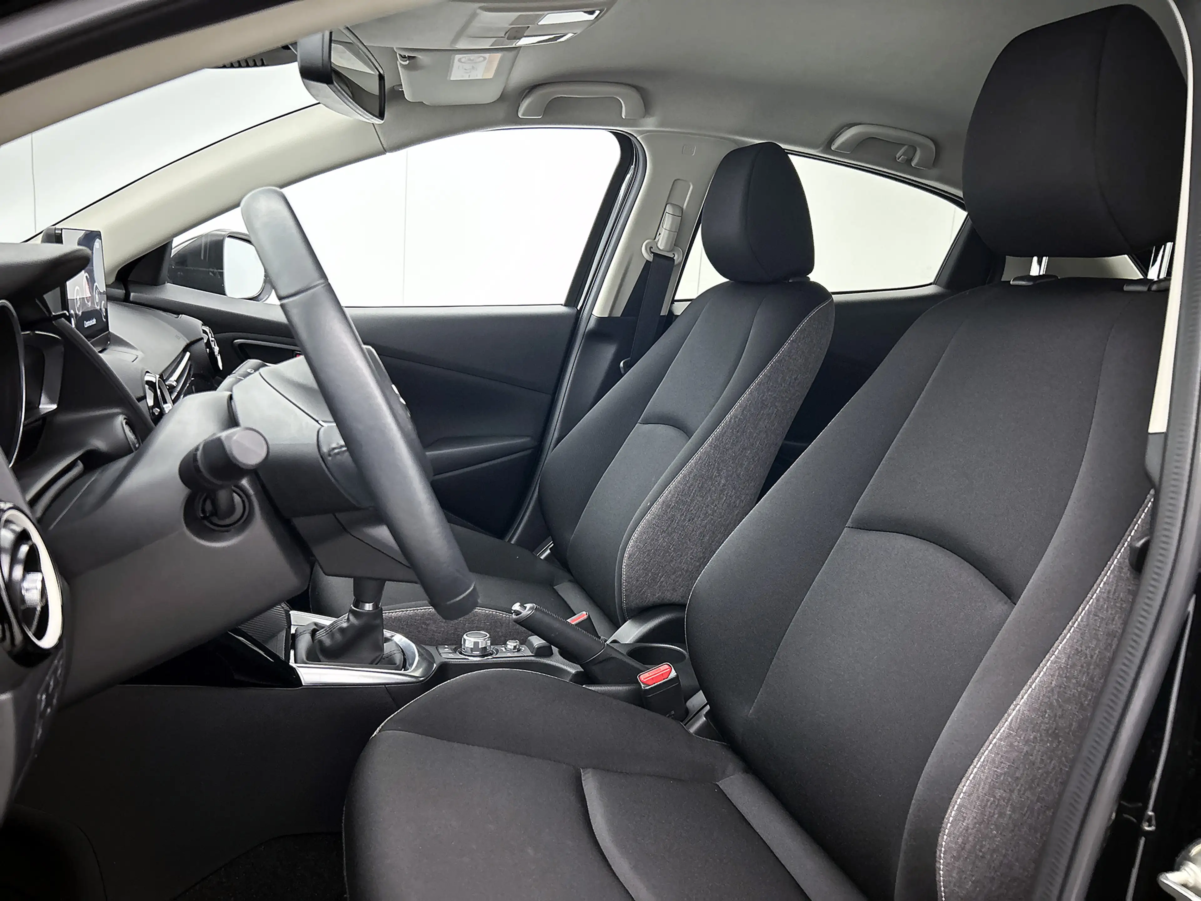 Mazda 2 1.5 e-SkyActiv-G 90 Exclusive-Line | 360 camera | — photo 12