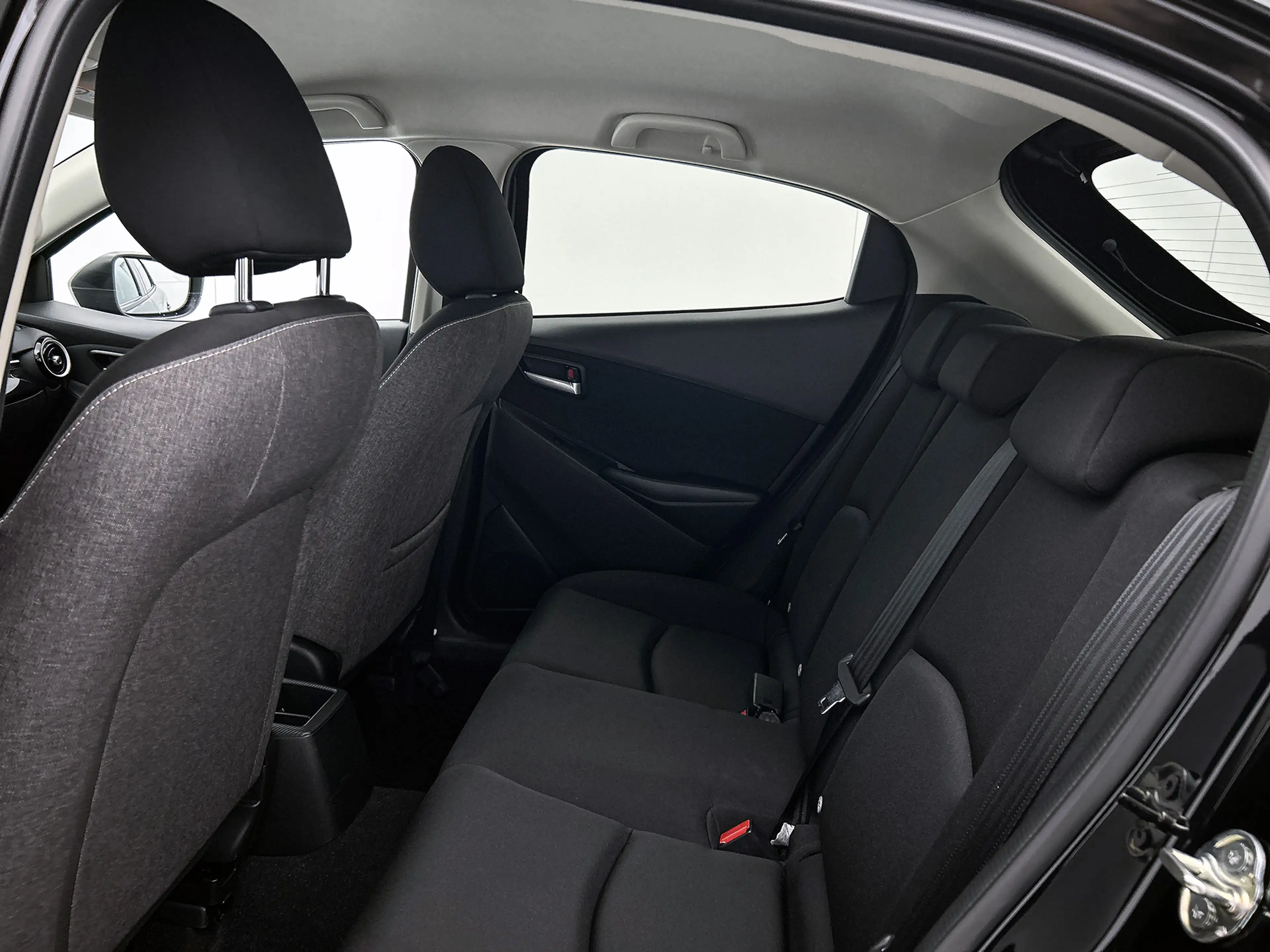 Mazda 2 1.5 e-SkyActiv-G 90 Exclusive-Line | 360 camera | — photo 13