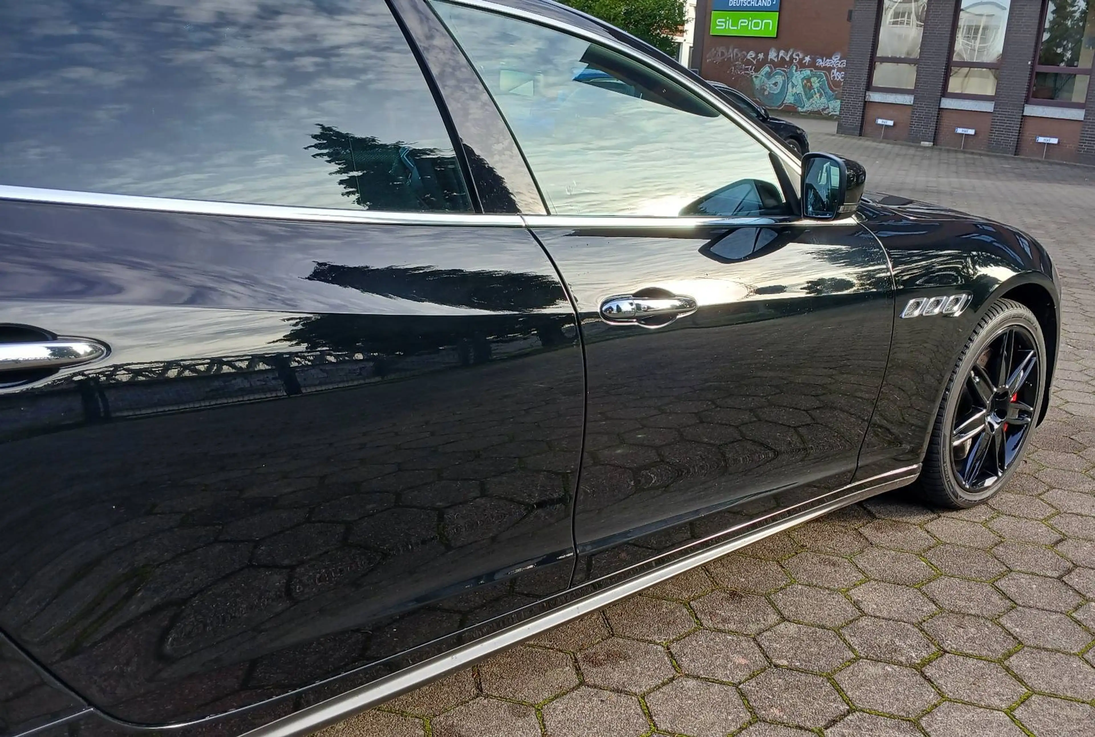 Maserati Quattroporte GTS Automatik*Ferrari-Motor*21Zoll*wenig KM* — photo 7