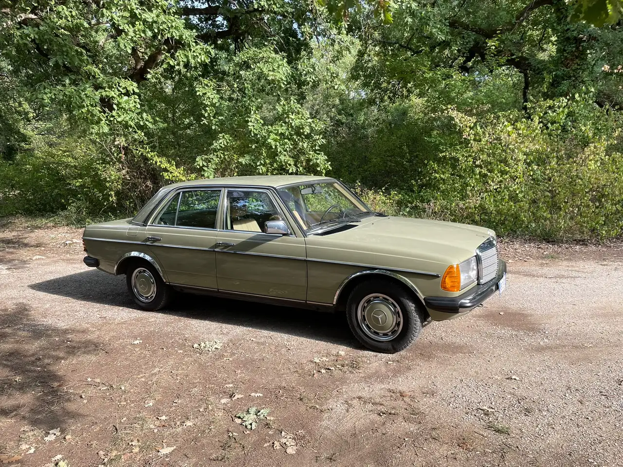 Mercedes-Benz 200, foto 3
