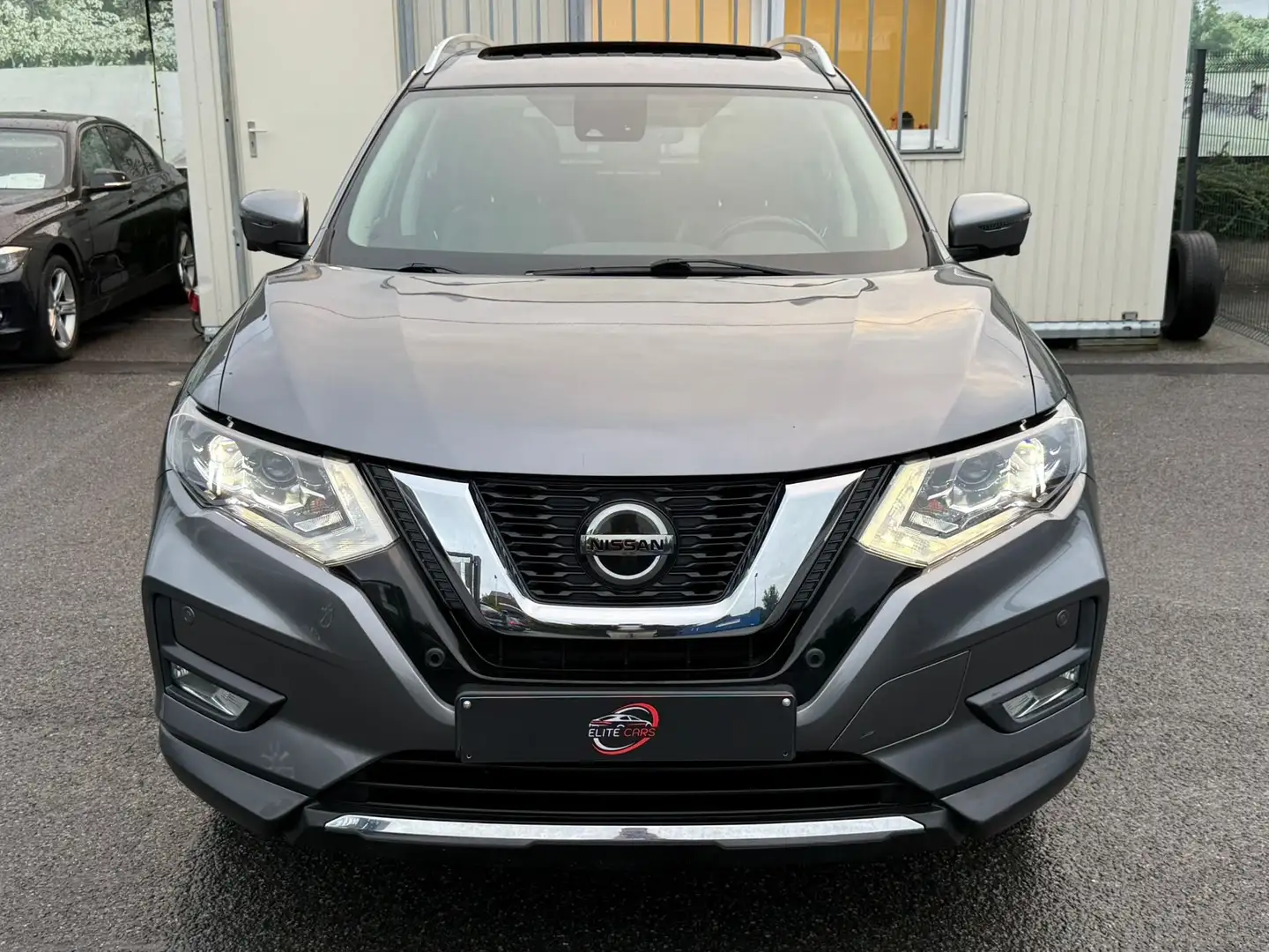 Nissan X-Trail 1.3 DIG-T / FULL OPTIONS / PANO / 360 / BOSE Grau - 2