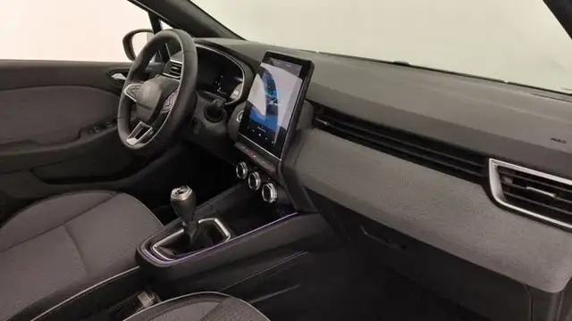 Renault Clio view 15