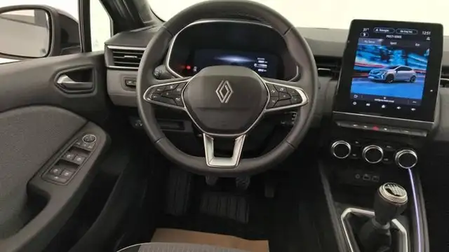 Renault Clio view 10