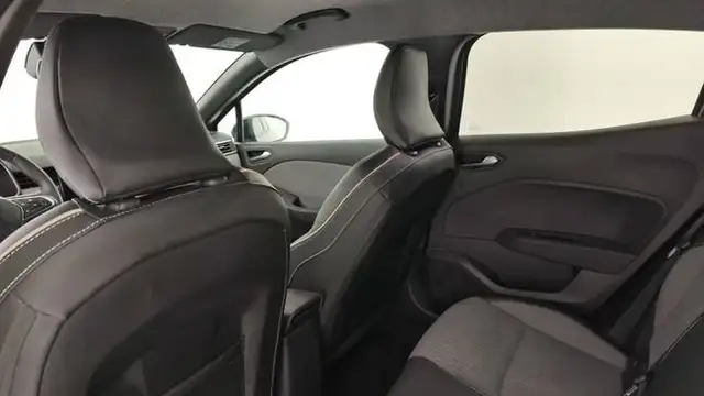 Renault Clio view 11