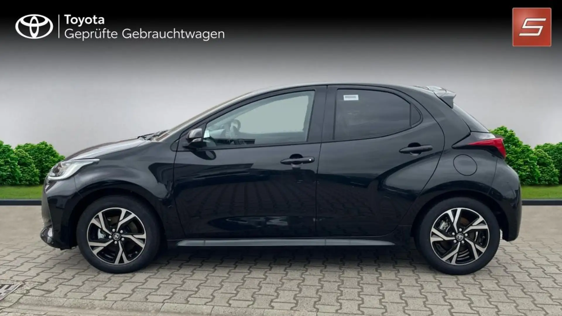Toyota Yaris Hybrid 116 1.5 VVT-i Teamplayer (XPA1) Schwarz - 2