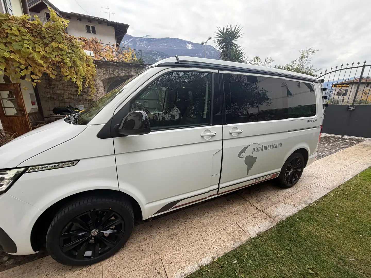 Volkswagen T6.1 California edition - 1