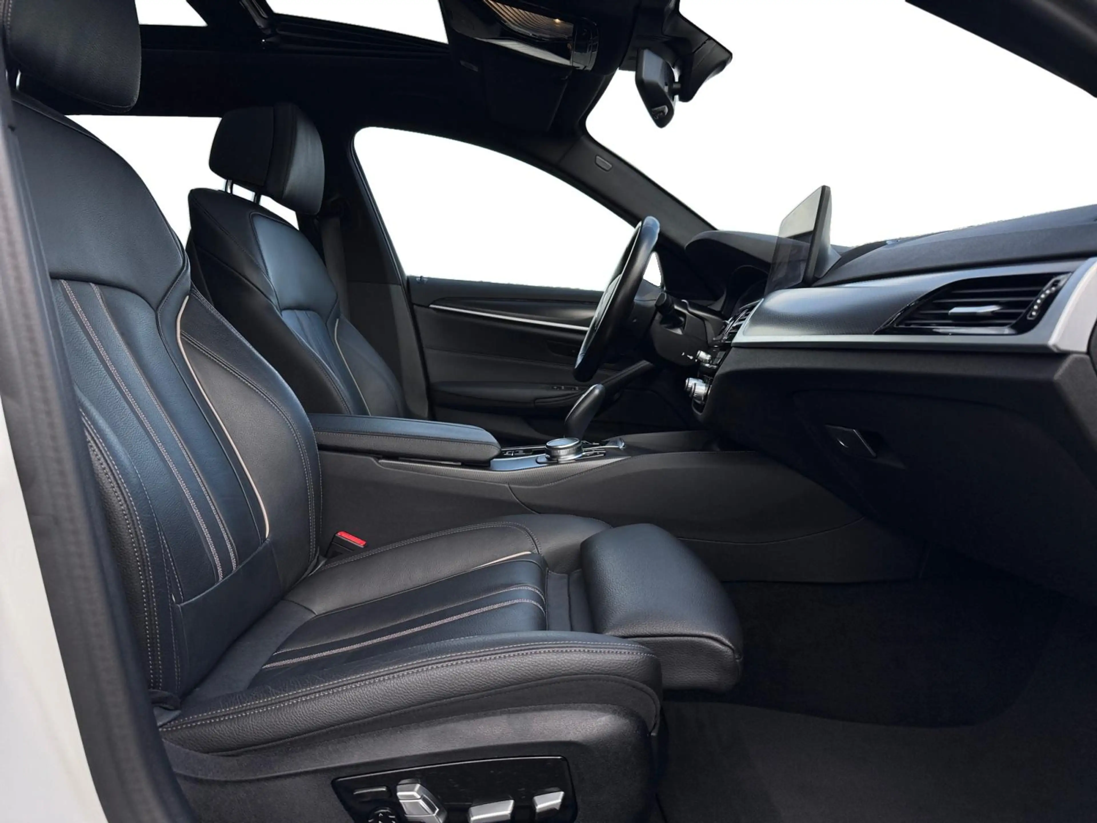 BMW 520 5-serie Touring 520i M-sport ✅ Pano ✅ Trekhaak ✅ L — photo 15