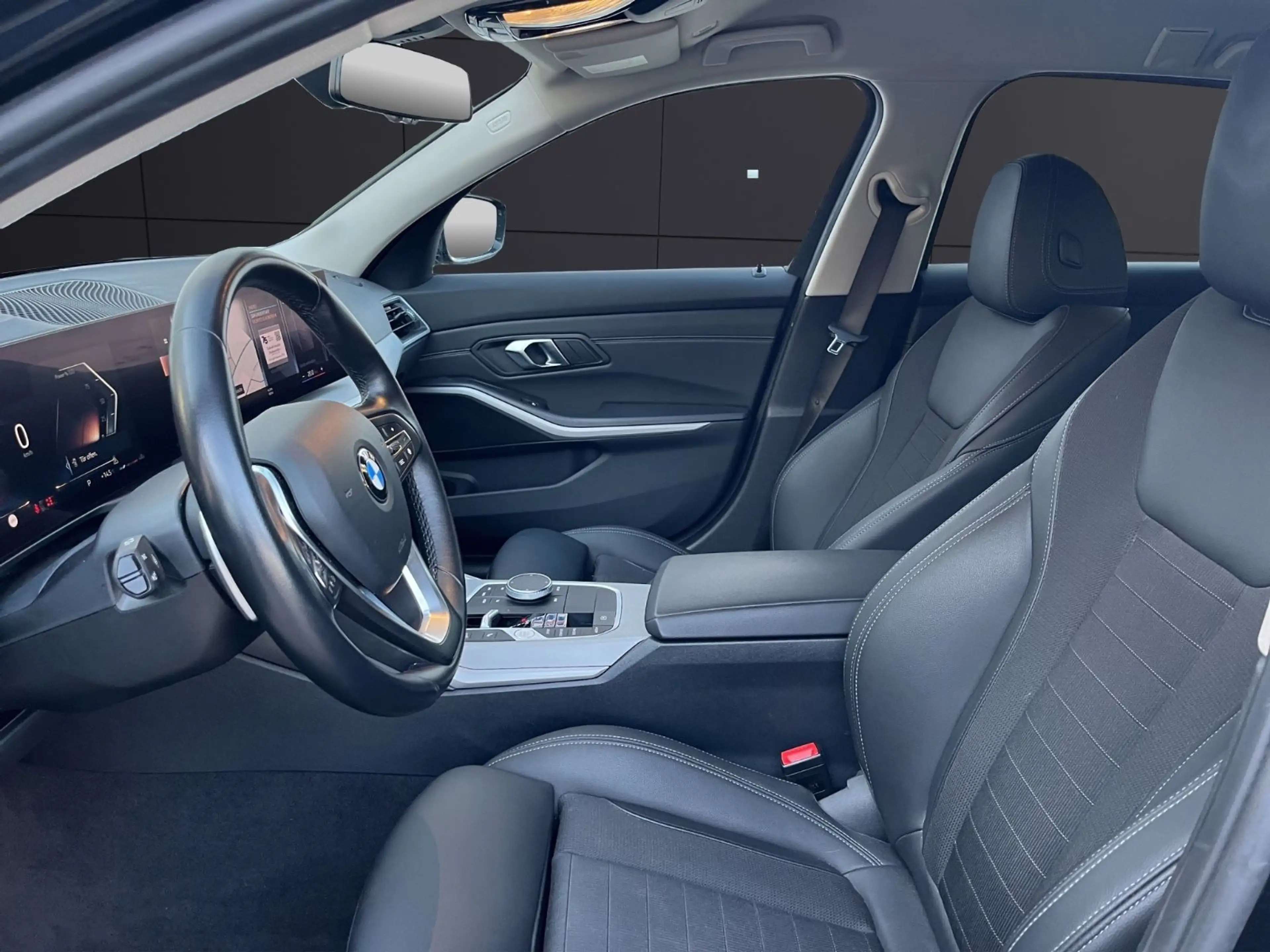 BMW 318 d Touring WideScreen 19-Alu Leder Navi Kamera — photo 8