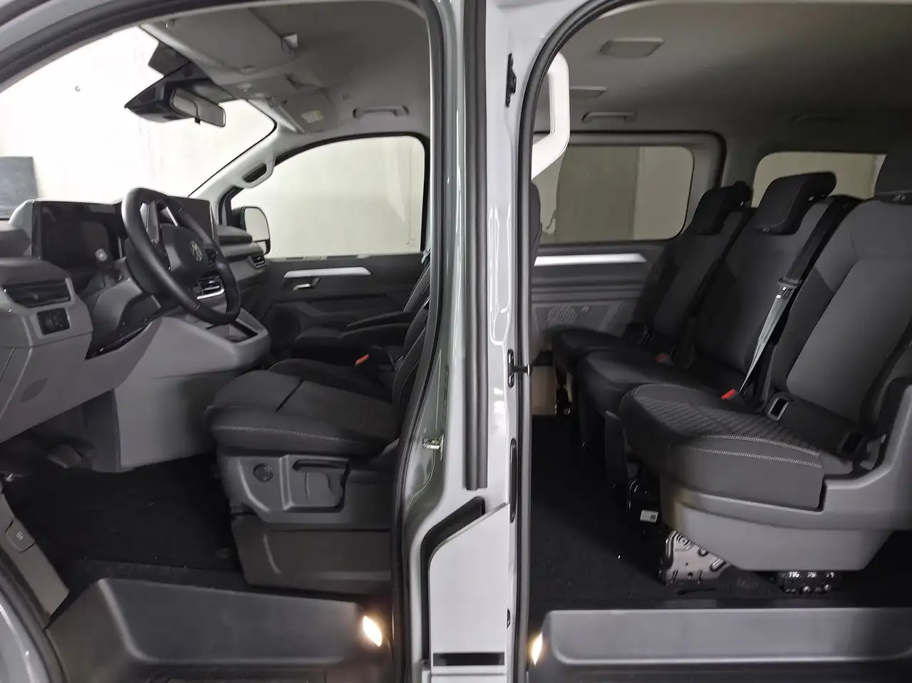 Volkswagen T7 Caravelle 2026 — фото 14