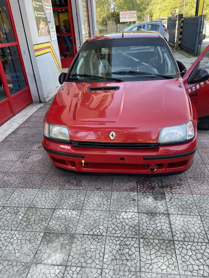 Renault Clio 3p 1.8 16v, foto 2