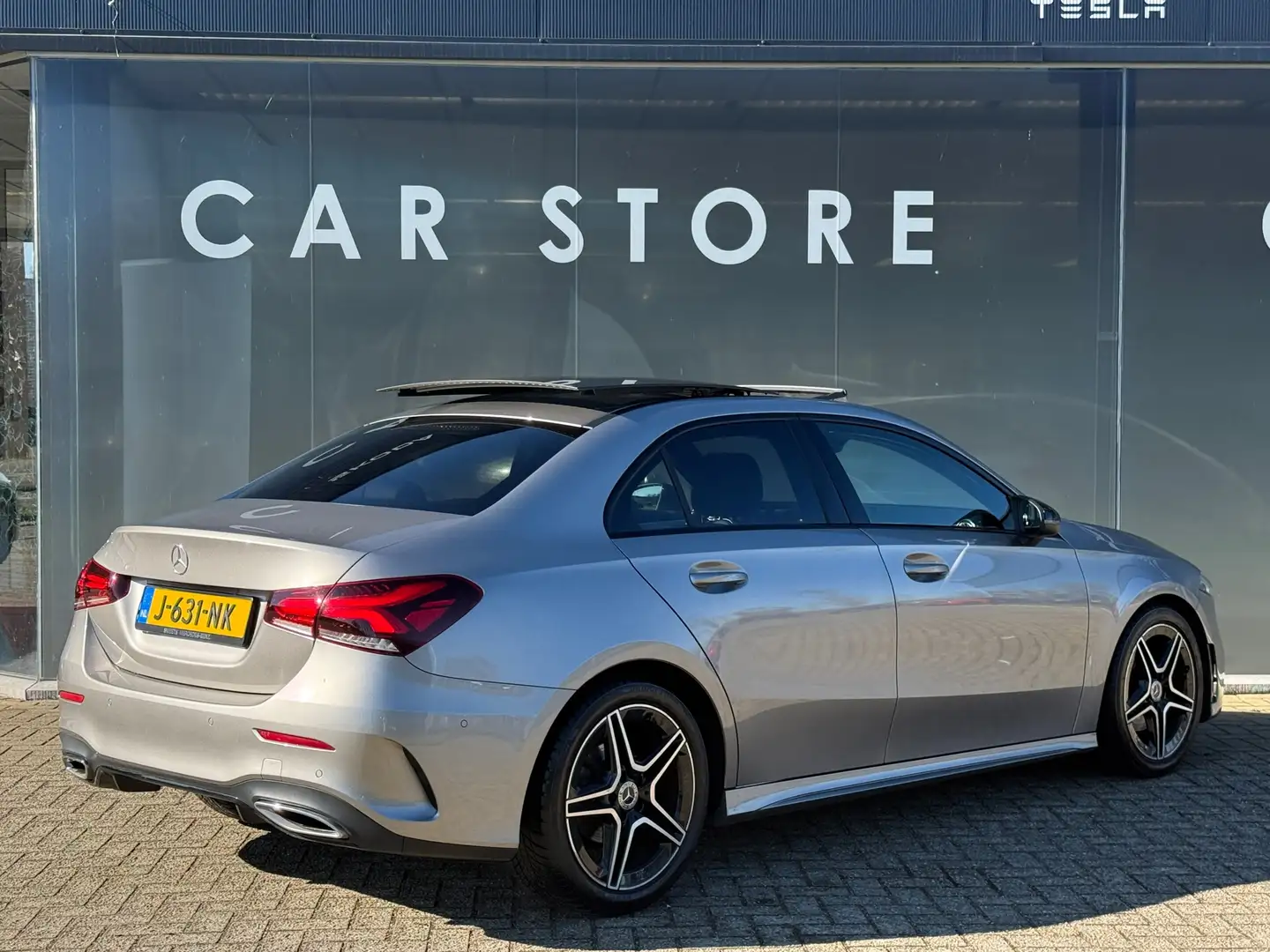 Mercedes-Benz A 180 AMG NIGHT Pano|Sfeer||Dealer Onderhouden Grau - 2