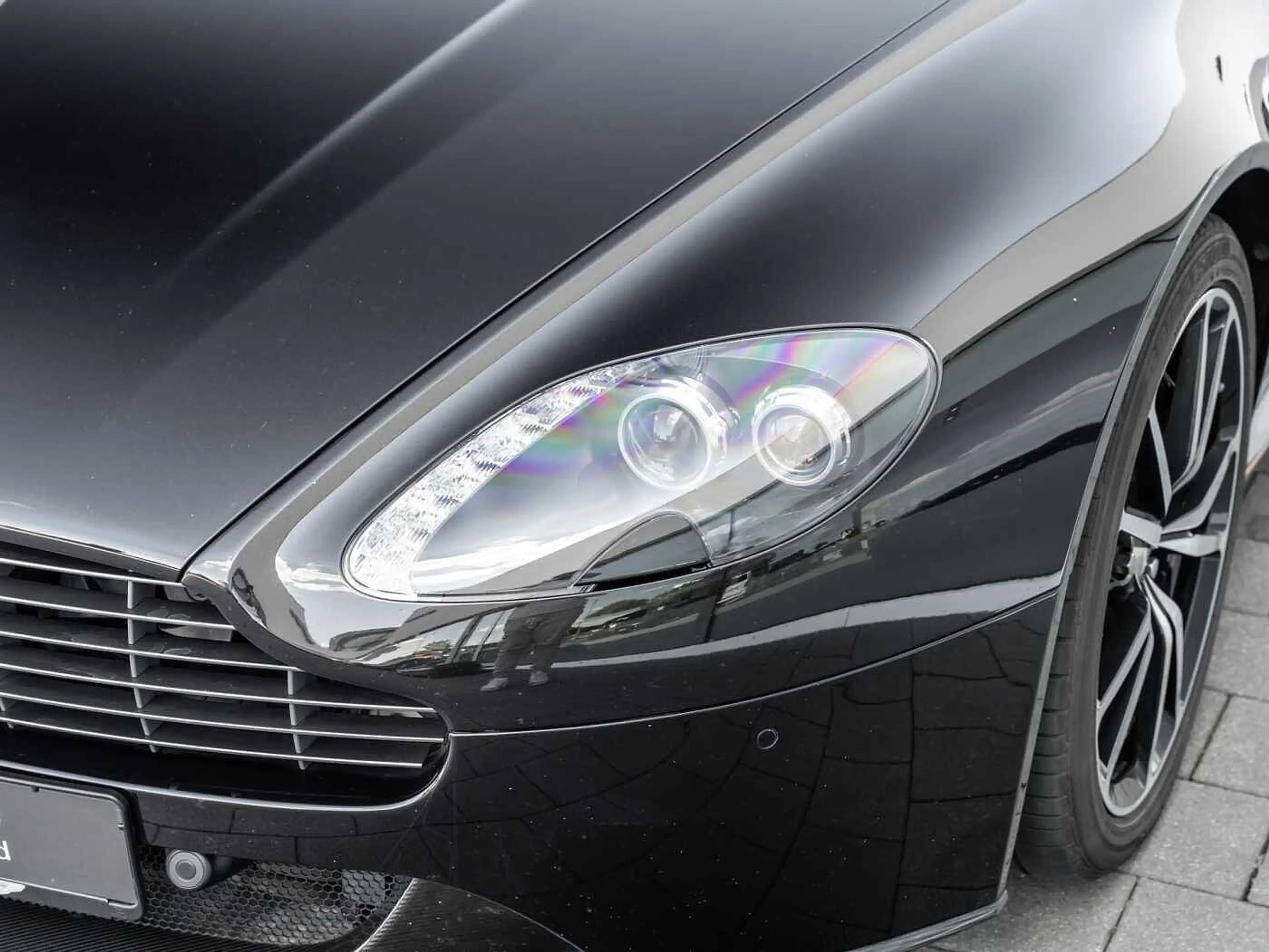 Aston Martin V8 Vantage S Sportshift SP10 — photo 9