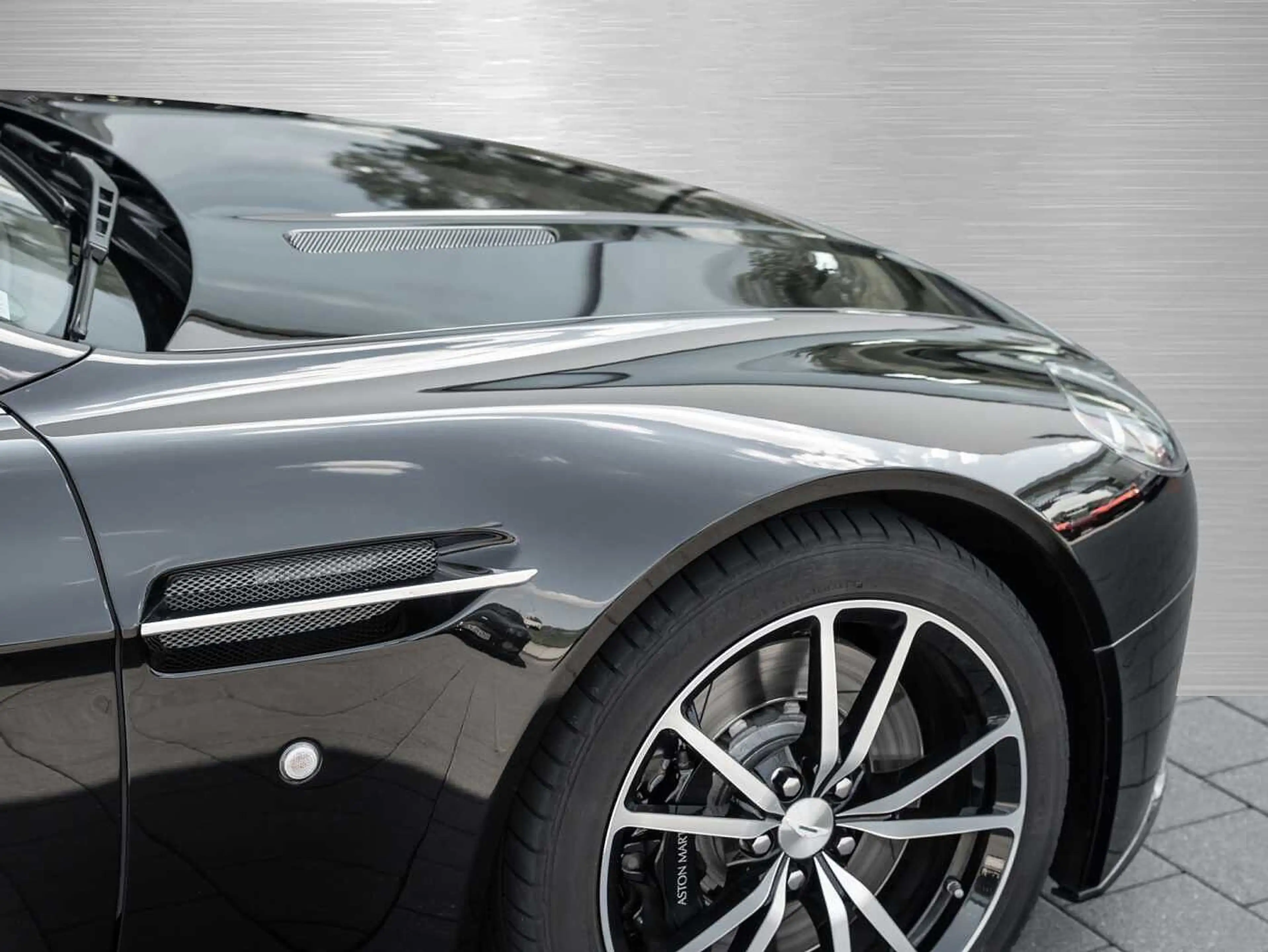 Aston Martin V8 Vantage S Sportshift SP10 — photo 8