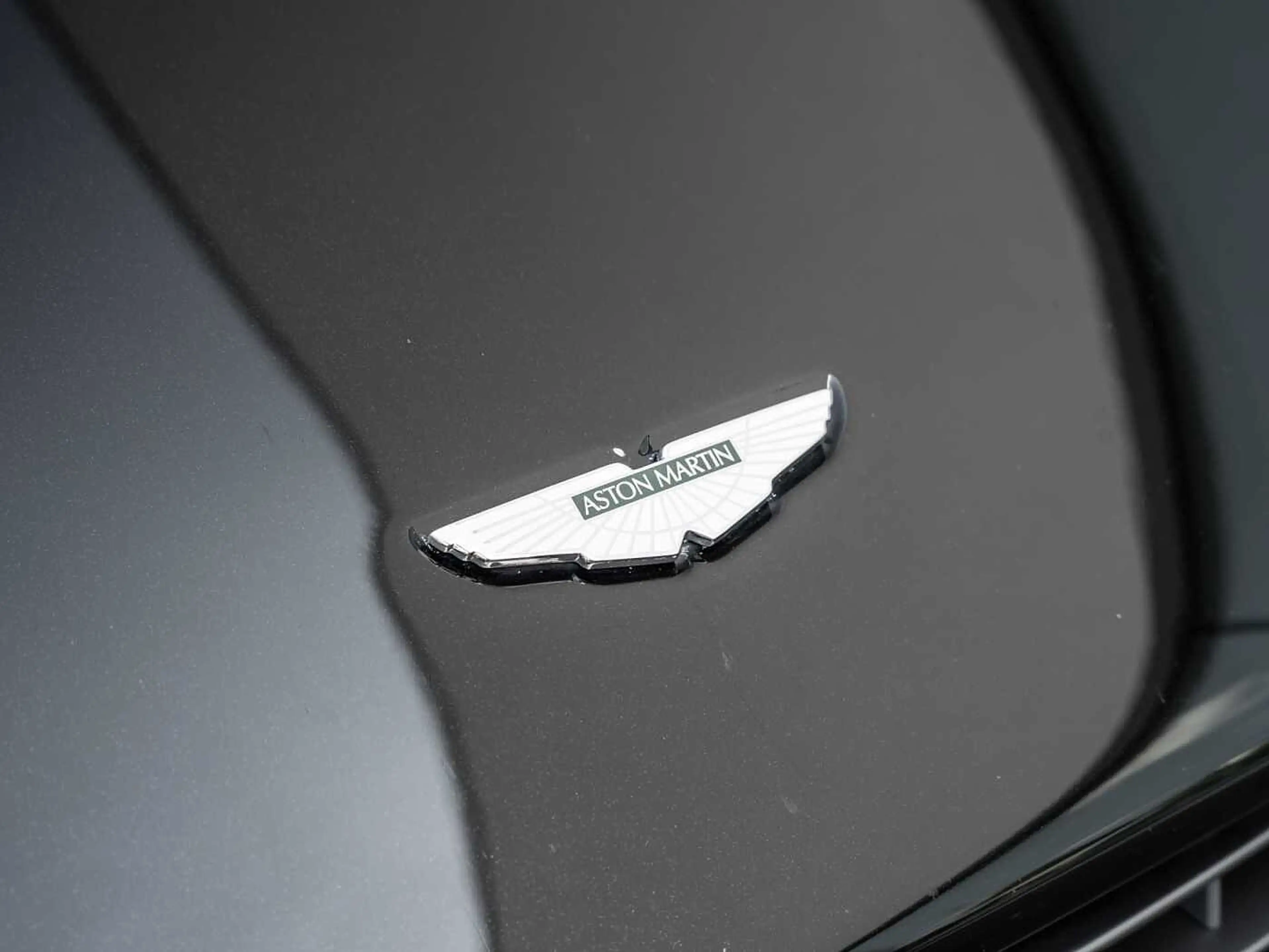 Aston Martin V8 Vantage S Sportshift SP10 — photo 11