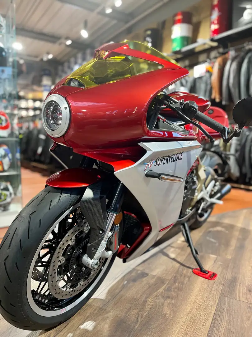 MV Agusta Superveloce 800 serie ORO Rouge - 2