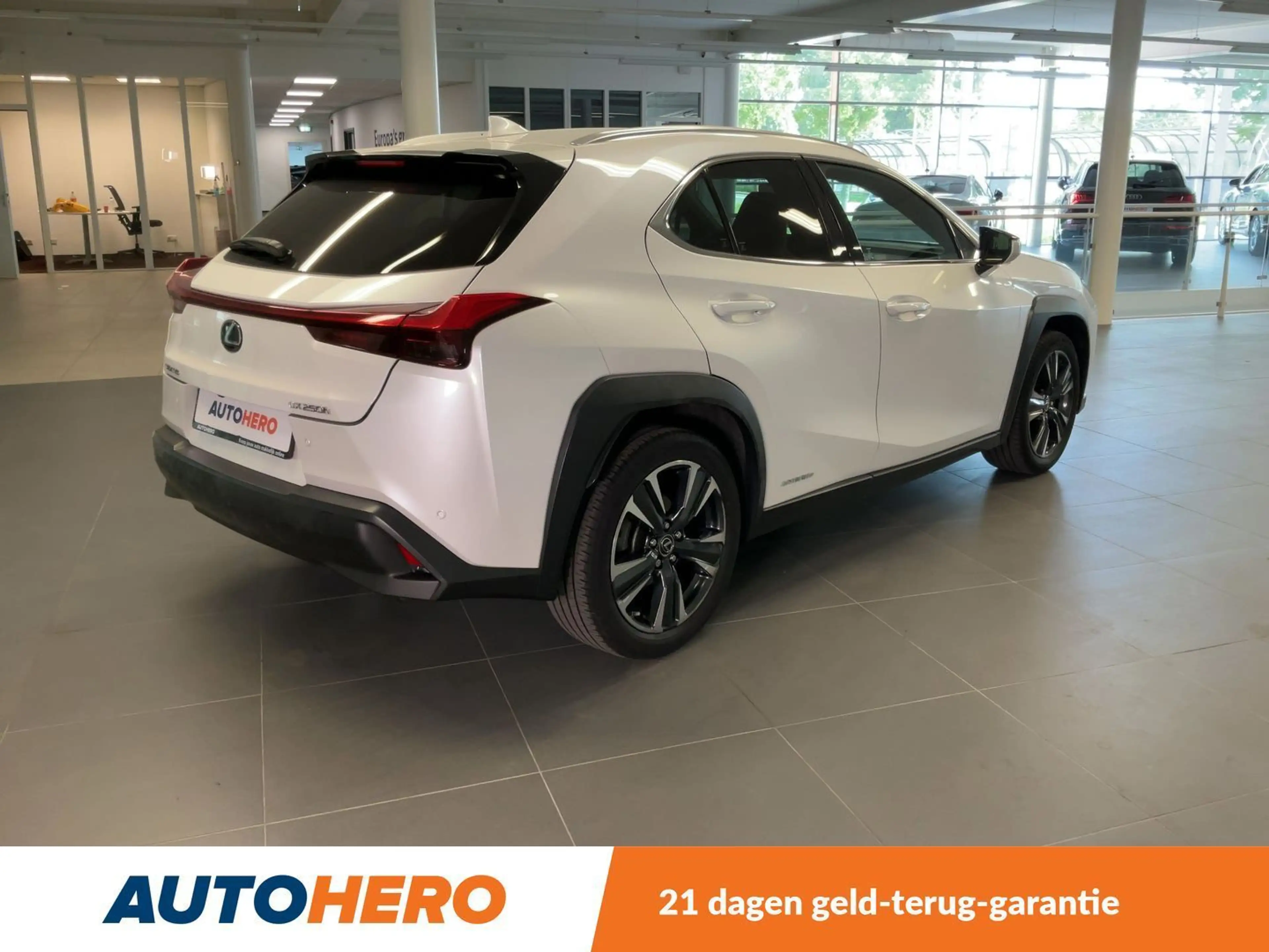 Lexus UX 250h UX 250h Luxury Line — photo 6