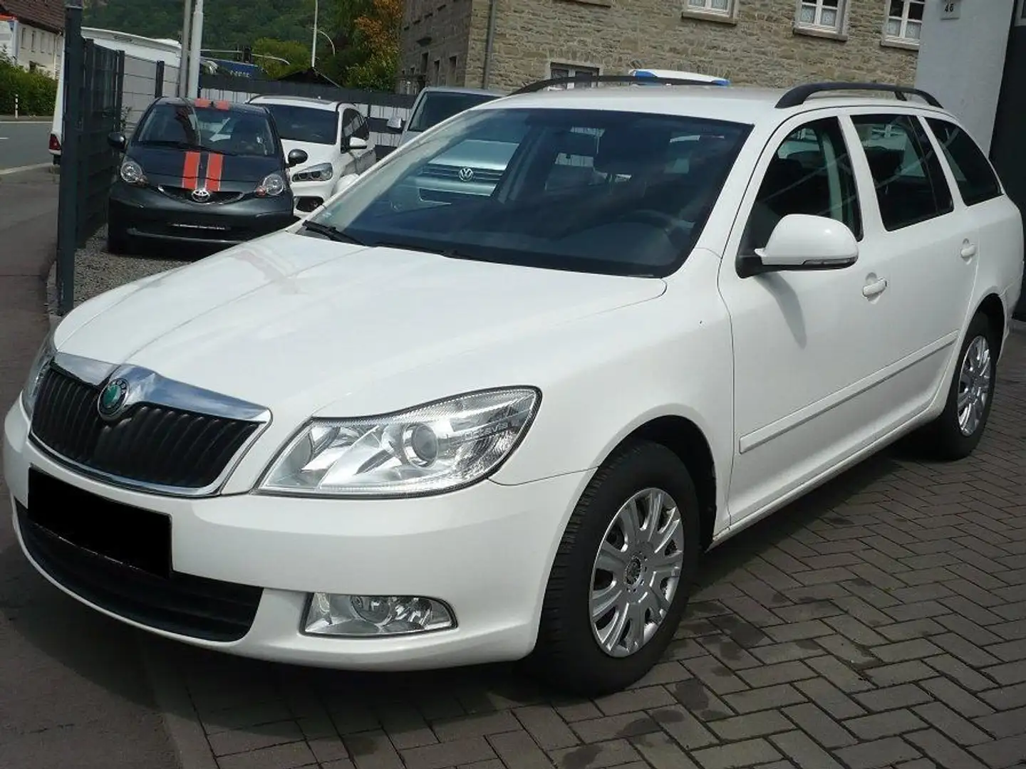 Skoda Octavia Combi 2.0 TDI DPF Pdc Euro 5  Klima Tempomat Bílá - 2