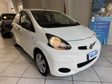 1.0 12V VVT-i 5p Now Connect con NAVI *NEOPATENTATI*