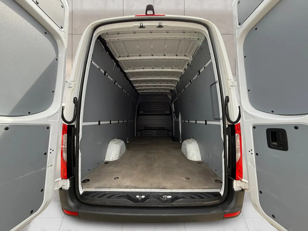Mercedes-Benz Sprinter снимка Mercedes-Benz Sprinter