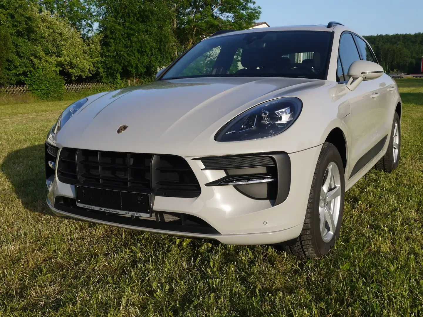 Porsche Macan *1.Hd. Beh.Umbau*nur10tkm*Kreide*Pano*LED* Grau - 1