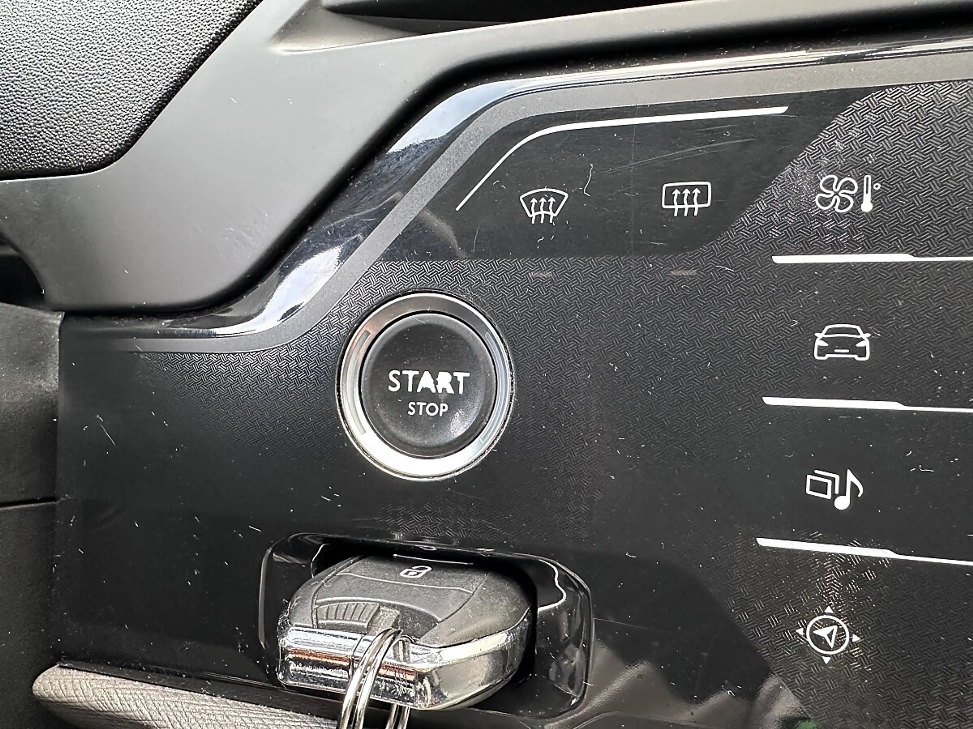 Citroen Grand C4 Picasso 1.6 e-HDi Automatik · 7-Sitzer · Navi · Rückfah... — photo 14