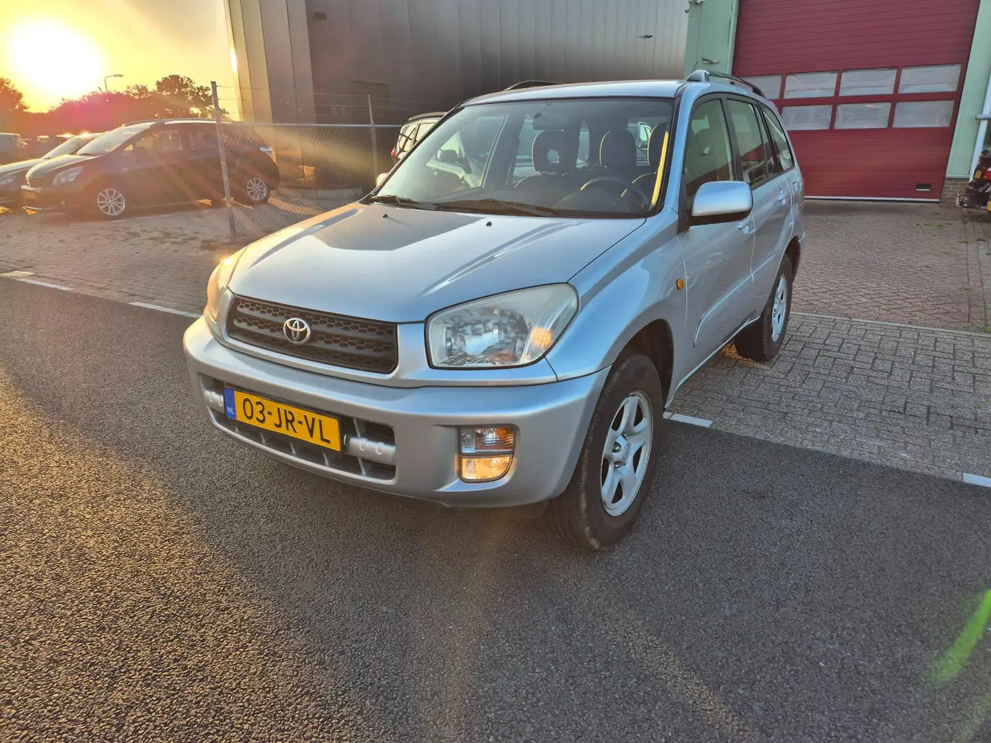Toyota RAV 4 2.0-16V VVT-i 150pk 4x4 Nap Apk 07-26 Grijs - 1