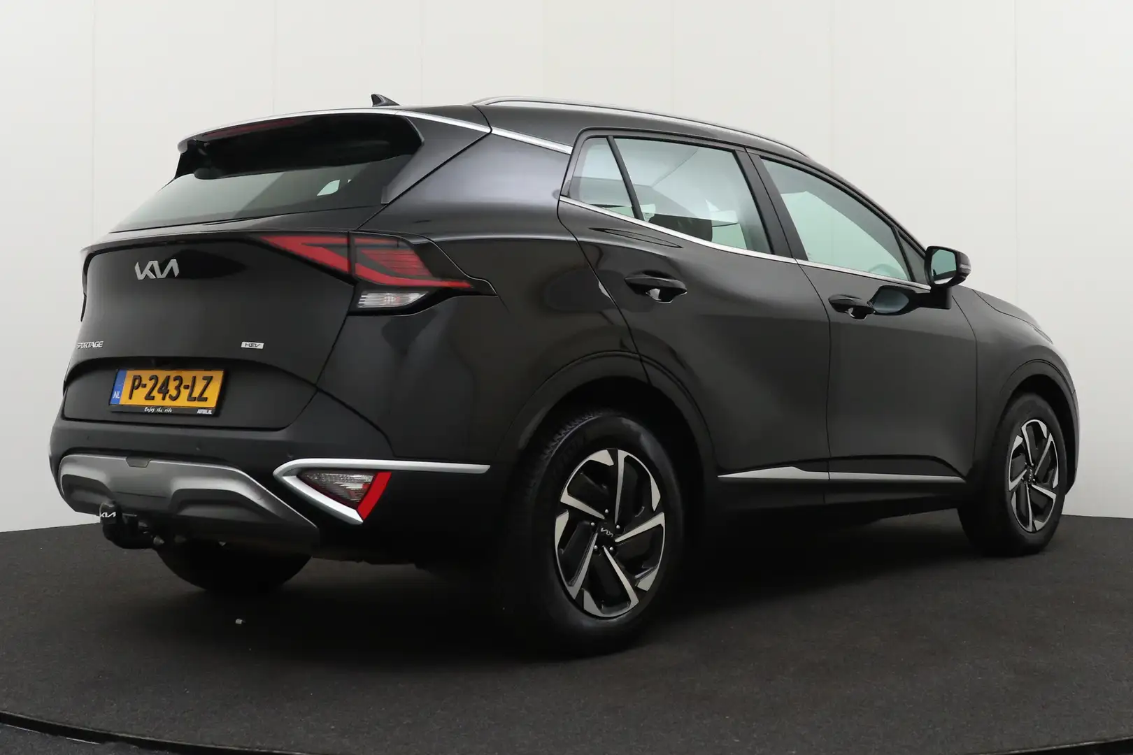 Kia Sportage 1.6 Aut. 180 PK Hybrid DynamicLine Camera Adapt. C Noir - 2