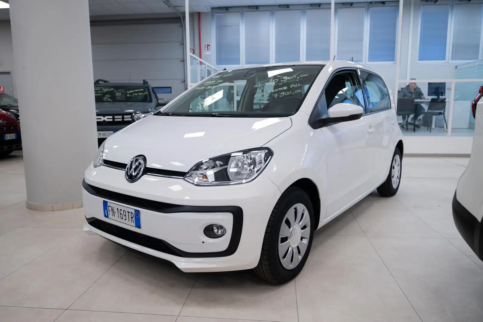 Volkswagen up! 5p 1.0 Move 60cv - 1