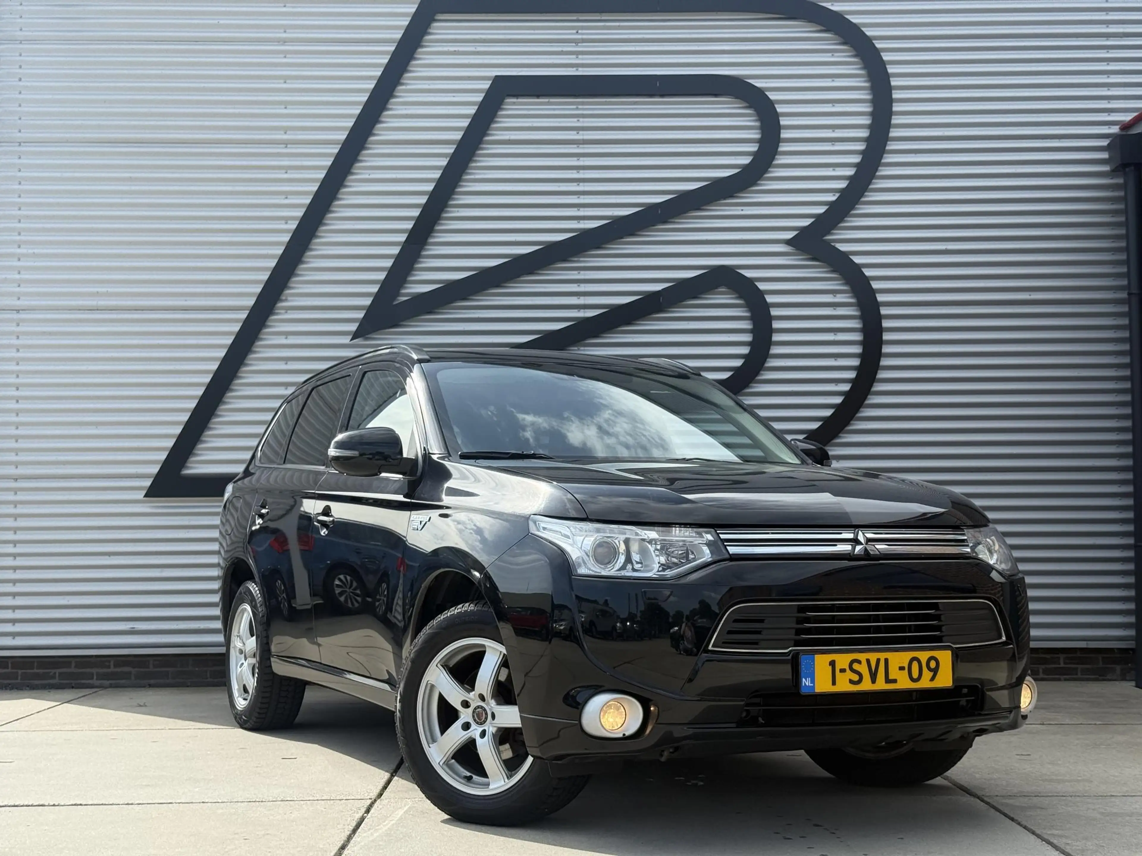 Mitsubishi Outlander 2.0 PHEV instyle 2e Eigenaar|Pano|Camera|Cruise|St — photo 8