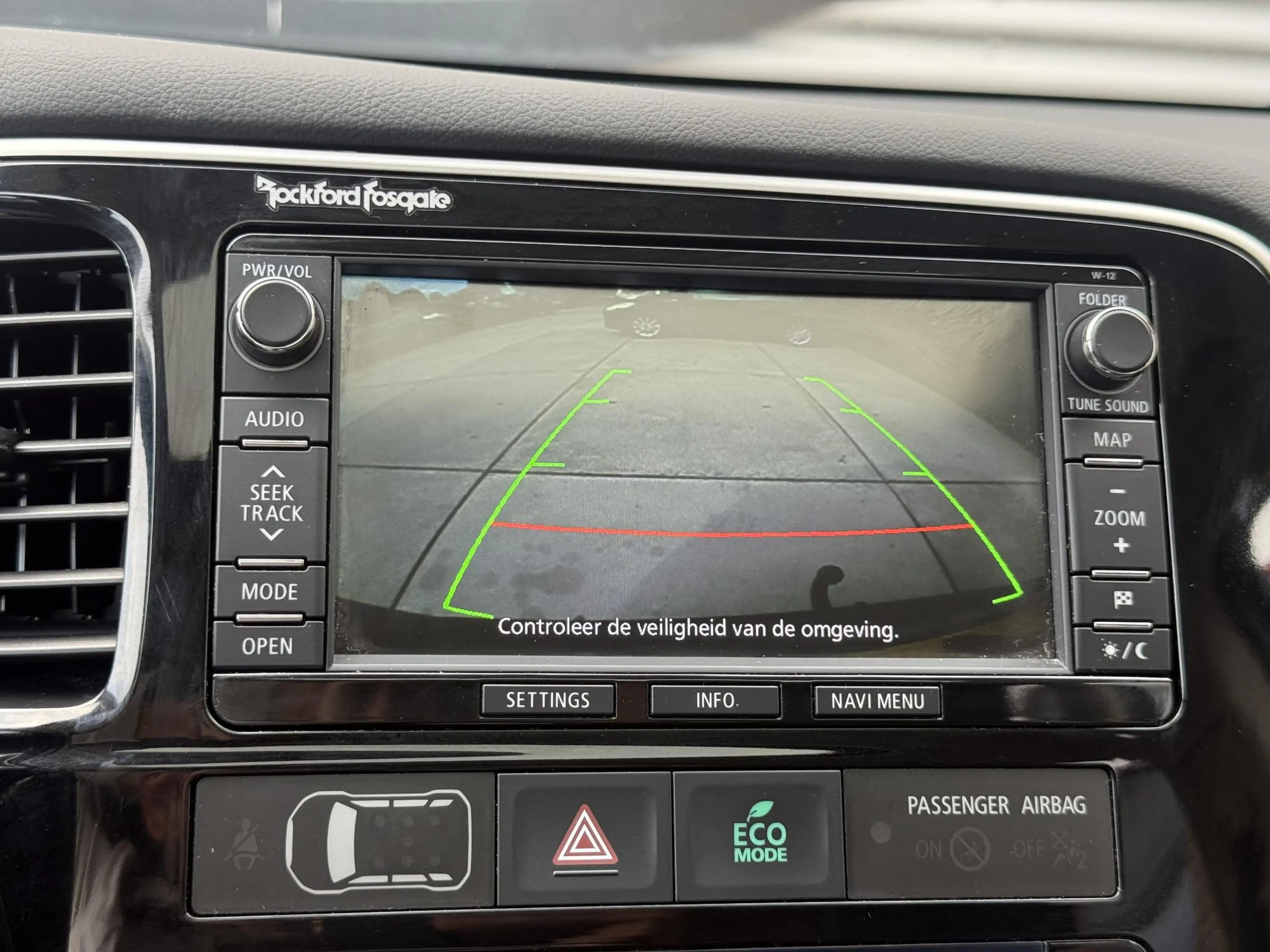 Mitsubishi Outlander 2.0 PHEV instyle 2e Eigenaar|Pano|Camera|Cruise|St — photo 15