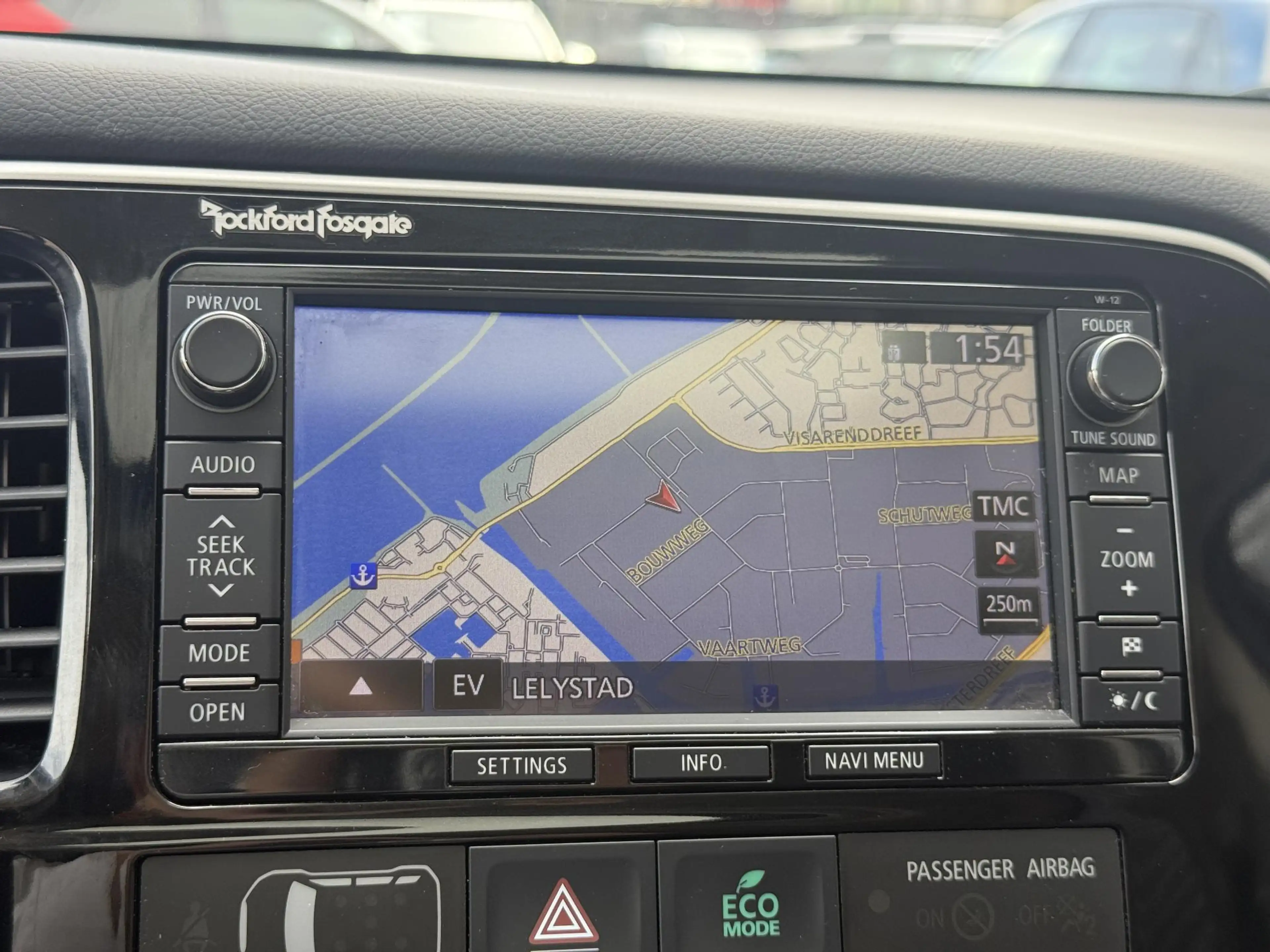 Mitsubishi Outlander 2.0 PHEV instyle 2e Eigenaar|Pano|Camera|Cruise|St — photo 14