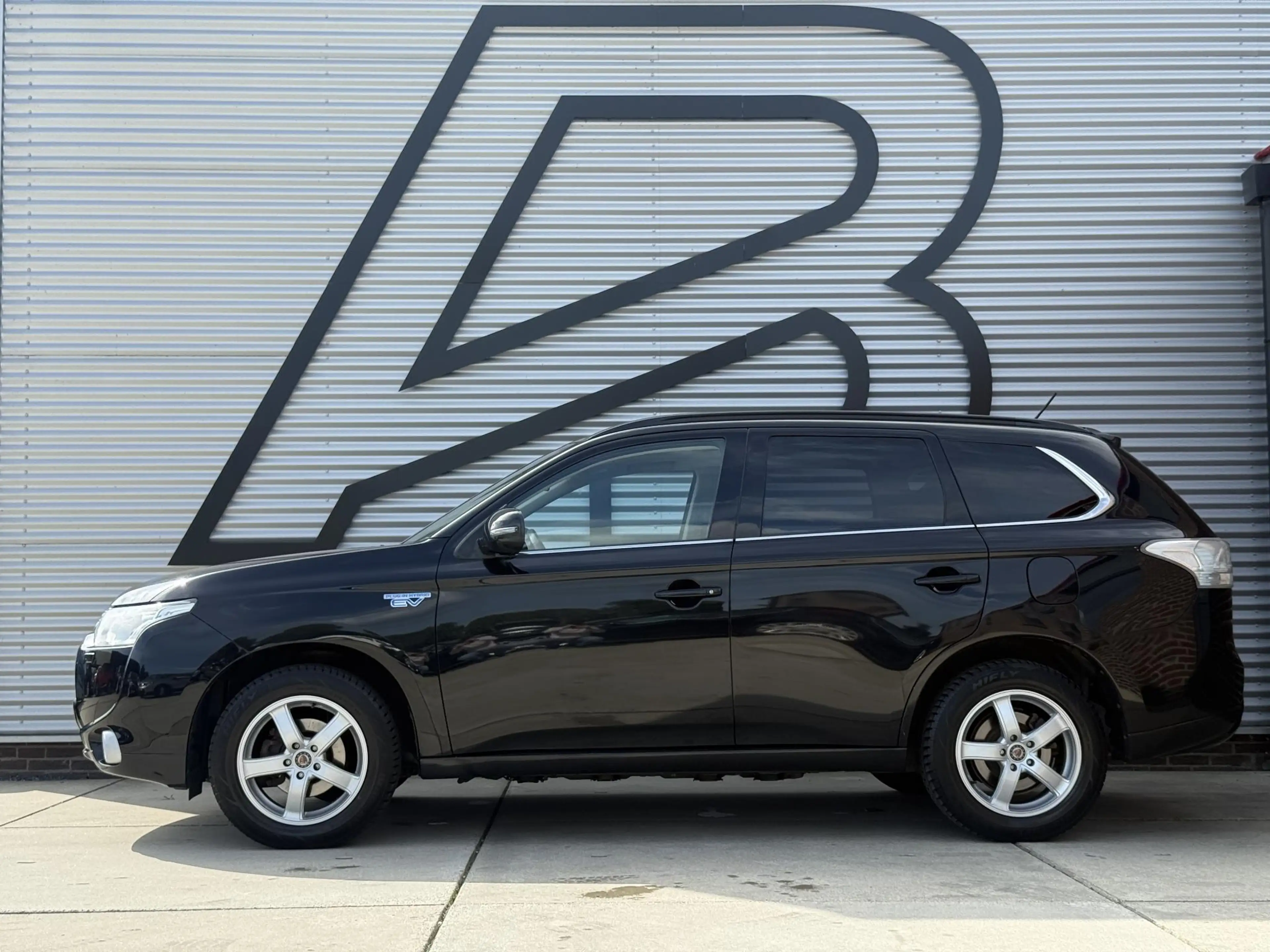 Mitsubishi Outlander 2.0 PHEV instyle 2e Eigenaar|Pano|Camera|Cruise|St — photo 6