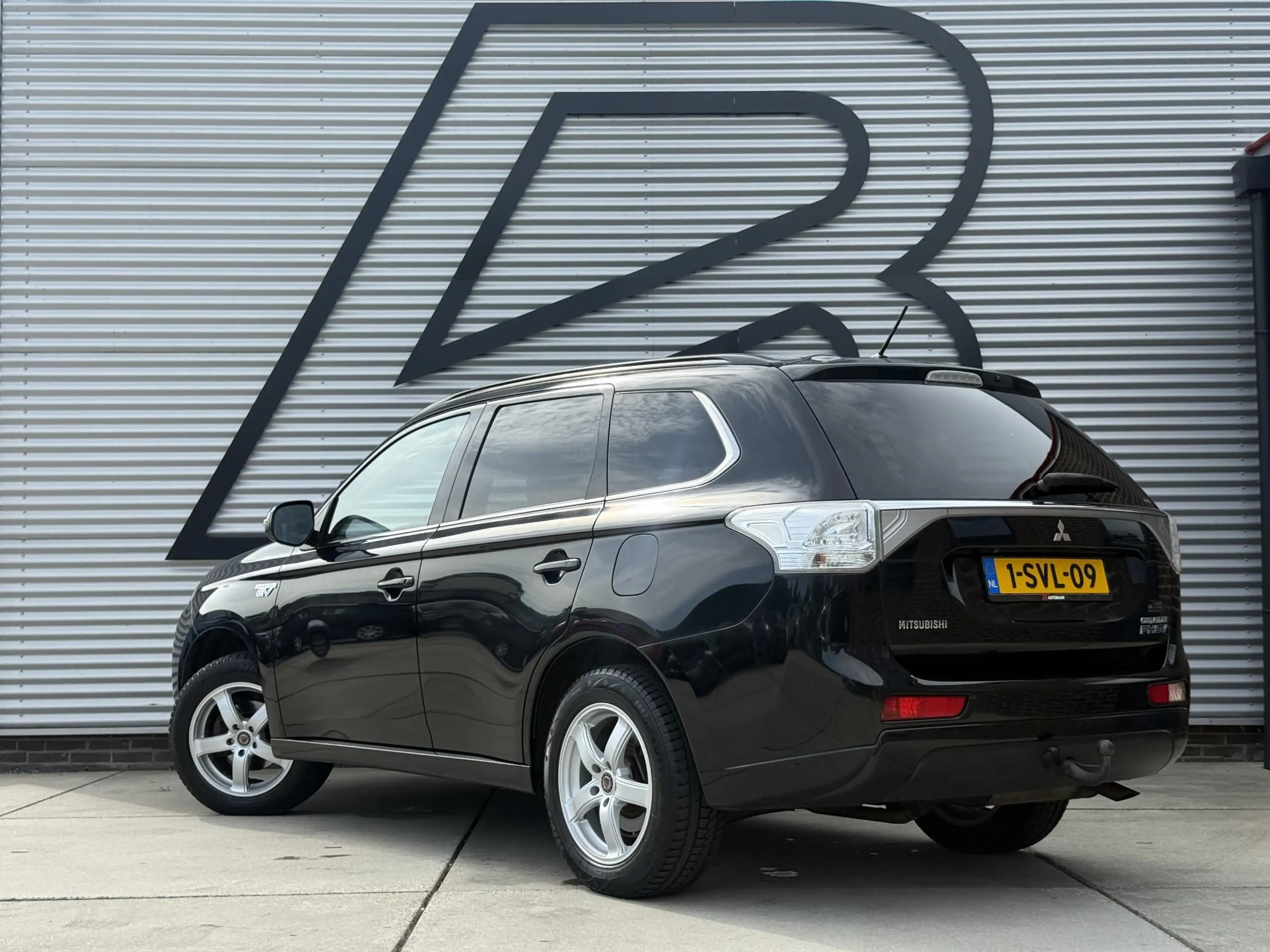 Mitsubishi Outlander 2.0 PHEV instyle 2e Eigenaar|Pano|Camera|Cruise|St — photo 12