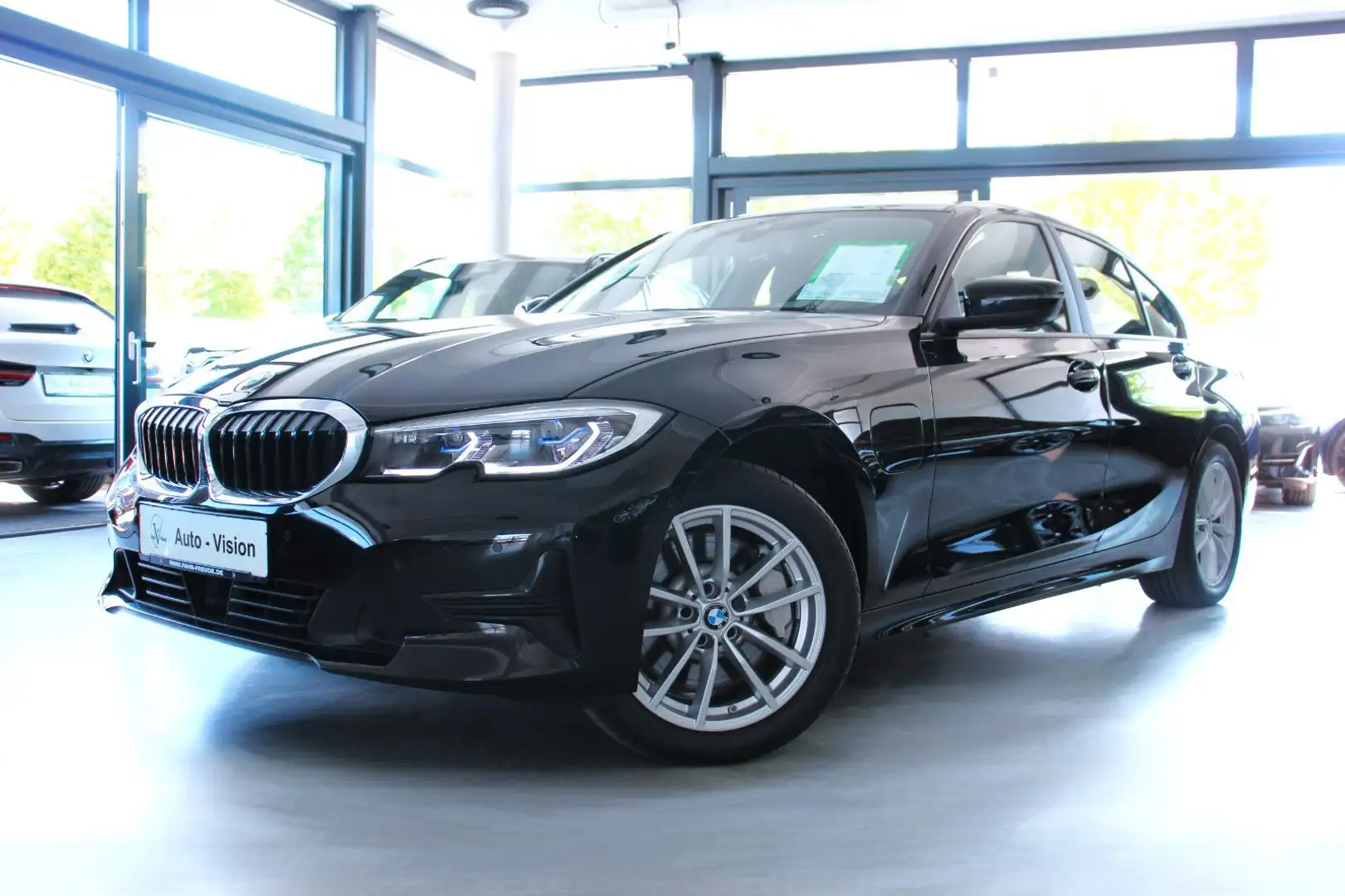 BMW 330 e (G20) Advantage *Laser*ACC*AppleCarPlay Schwarz - 1