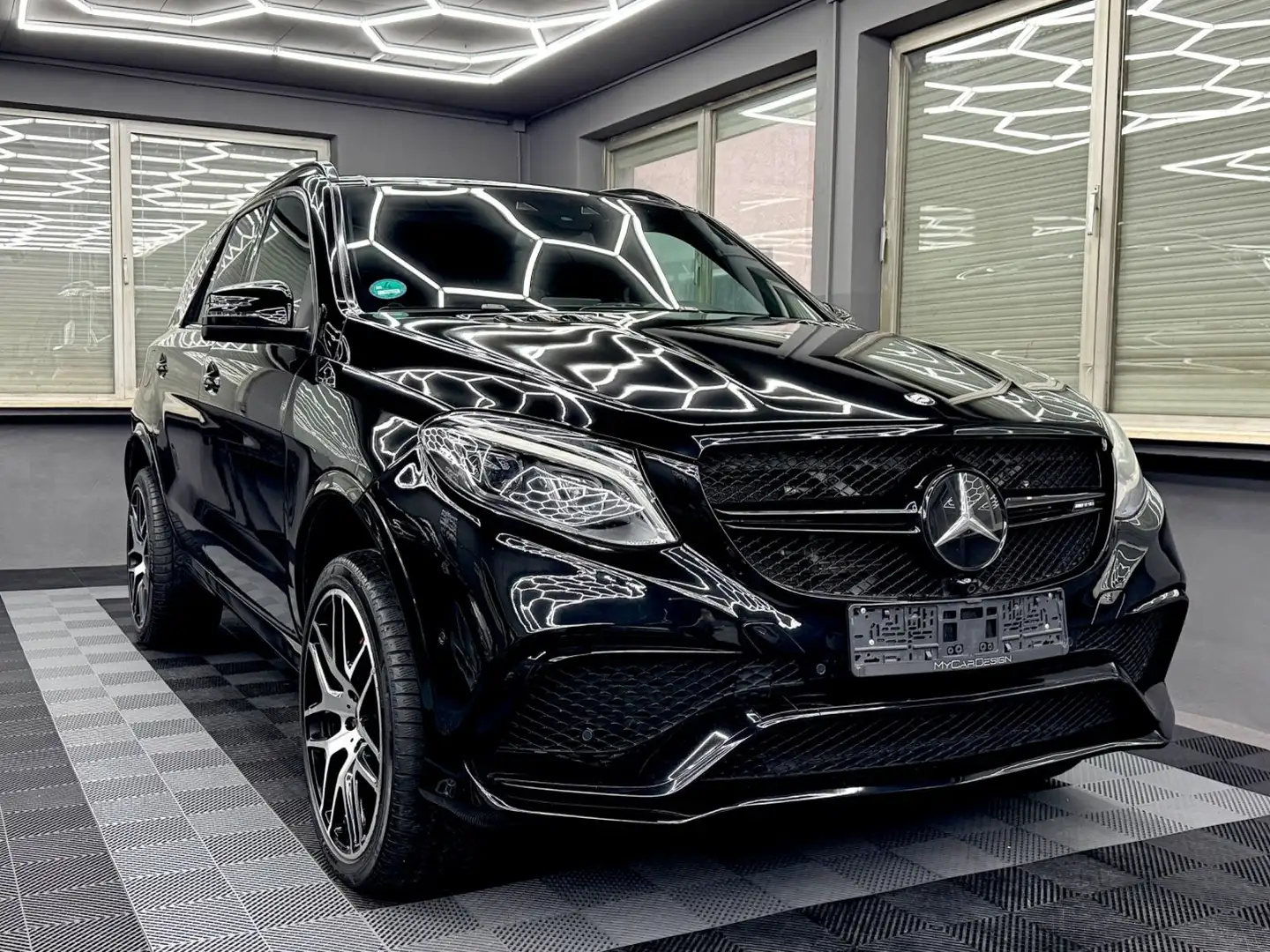 Mercedes-Benz GLE 63 S AMG 4Matic PANO Noir - 1